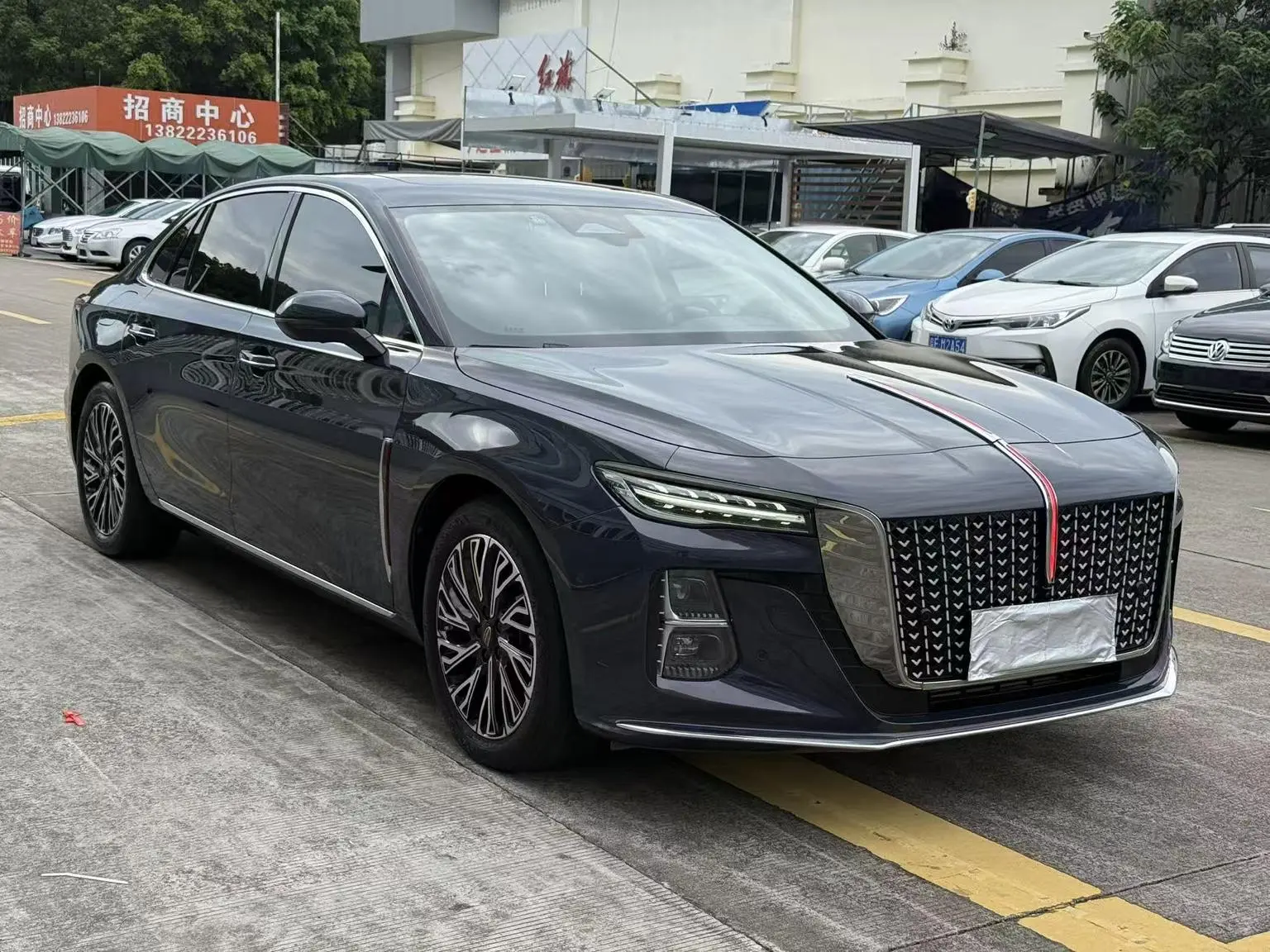Hongqi H5 2023 2.0T Auto Smart Connected
