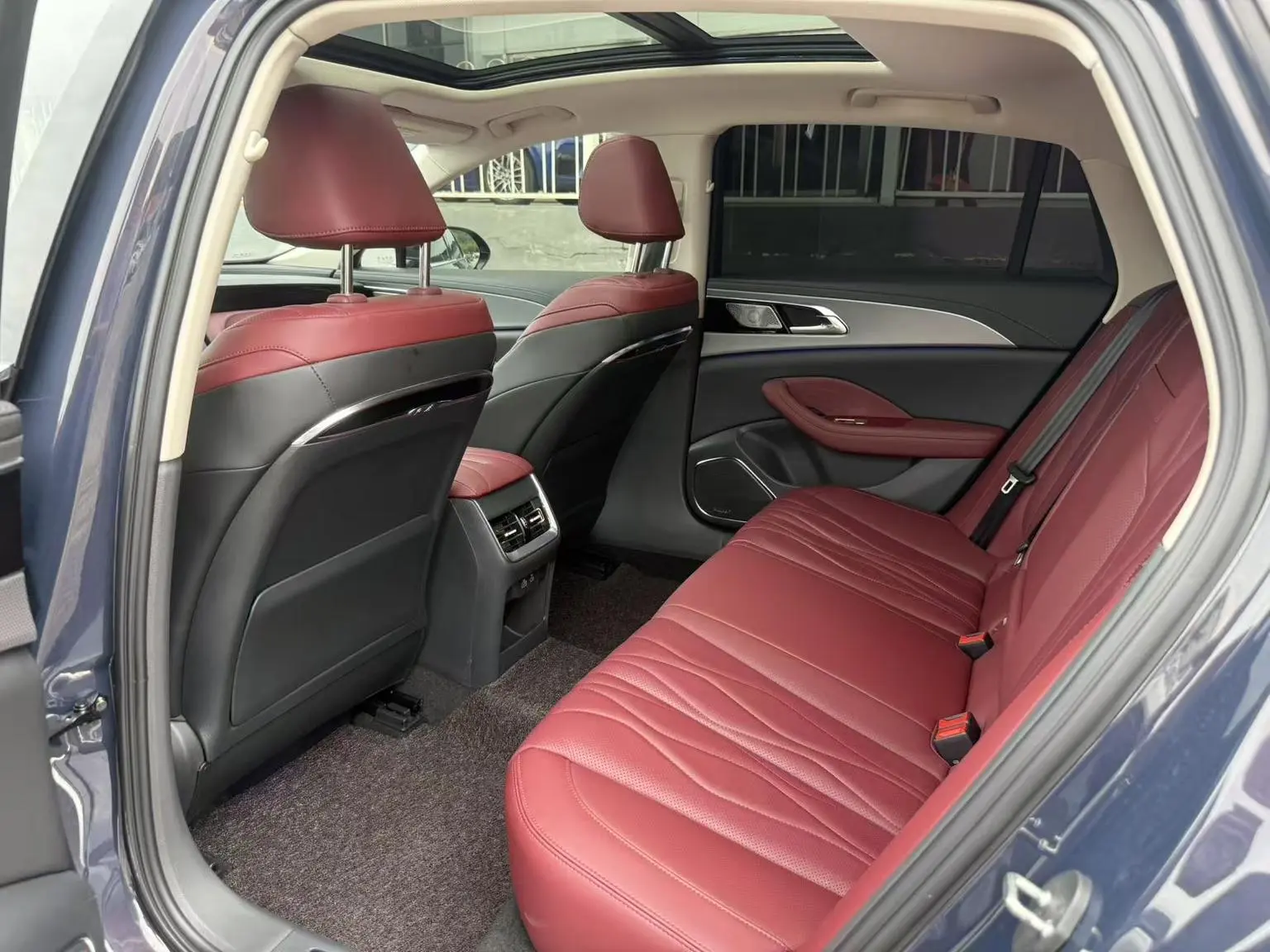 Hongqi H5 2023 2.0T Auto Smart Connected