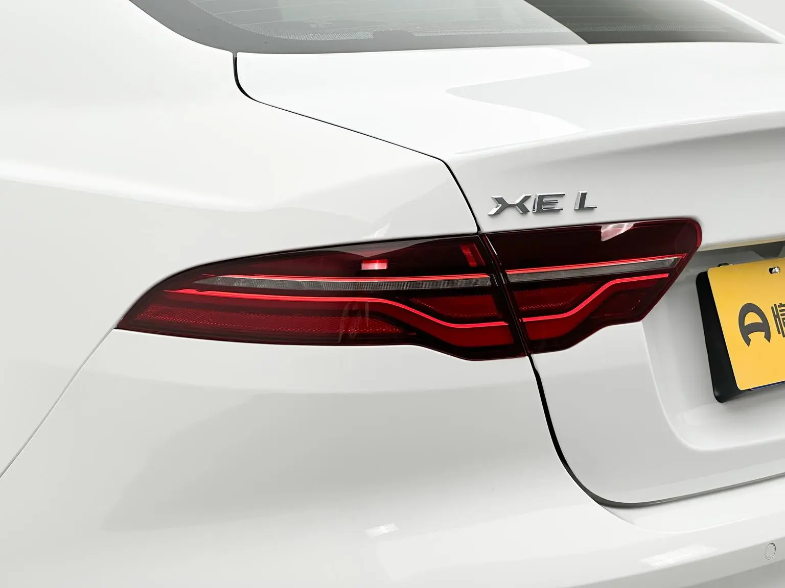 Jaguar XEL 2021 2.0T 250PS R-DYNAMIC S Progressive Sport