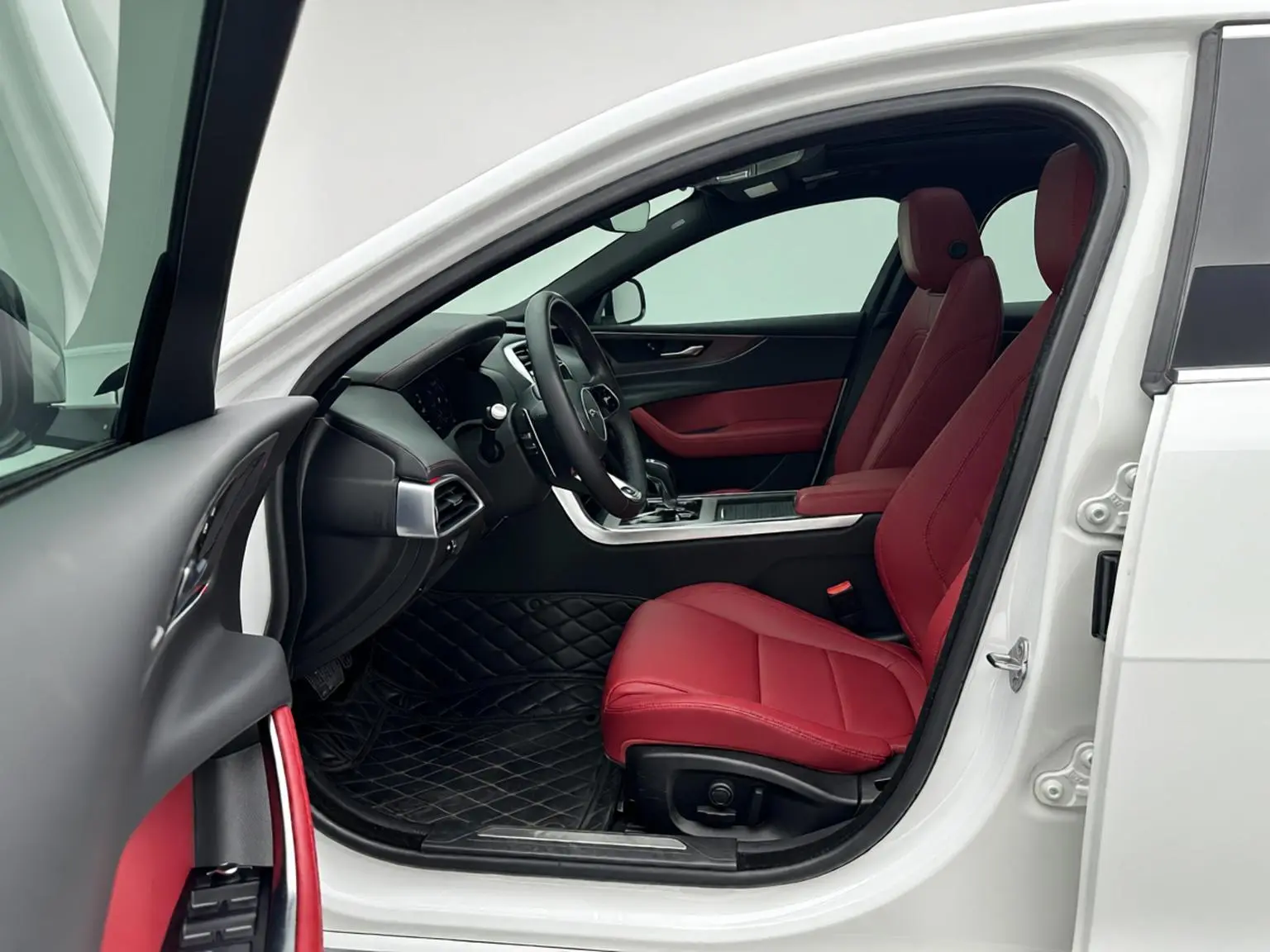 Jaguar XEL 2021 2.0T 250PS R-DYNAMIC S Progressive Sport