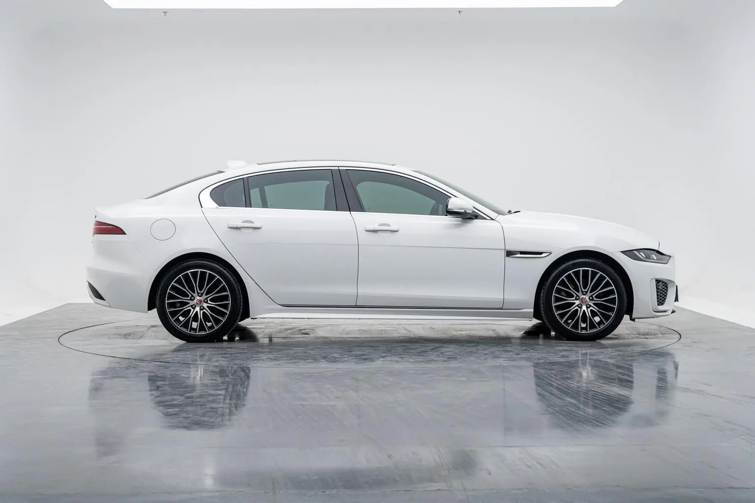 Jaguar XEL 2021 2.0T 250PS R-DYNAMIC S Progressive Sport