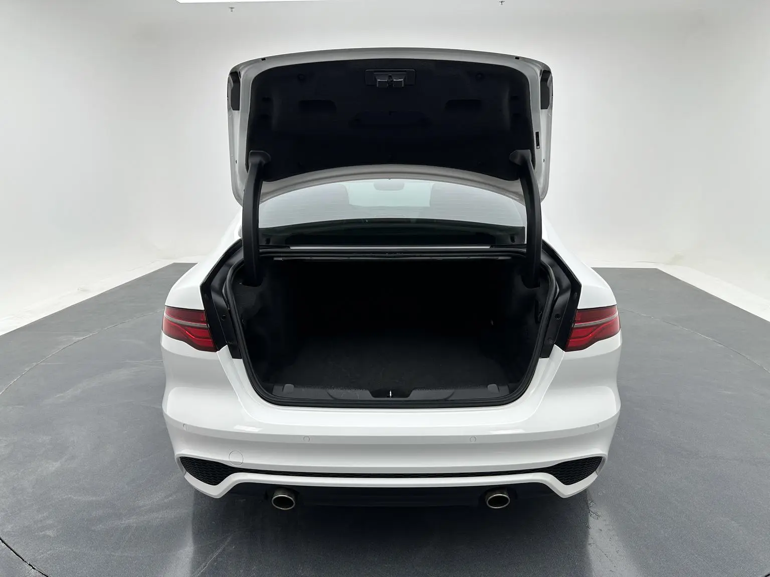 Jaguar XEL 2021 2.0T 250PS R-DYNAMIC S Progressive Sport