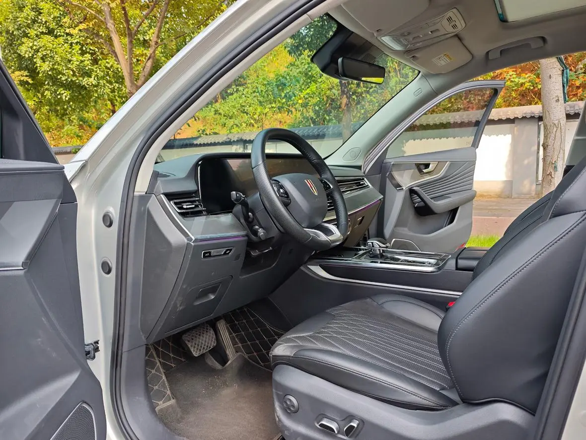 Hongqi HS5 2023 2.0T Pro