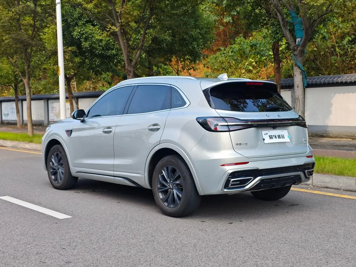 Hongqi HS5 2023 2.0T Pro
