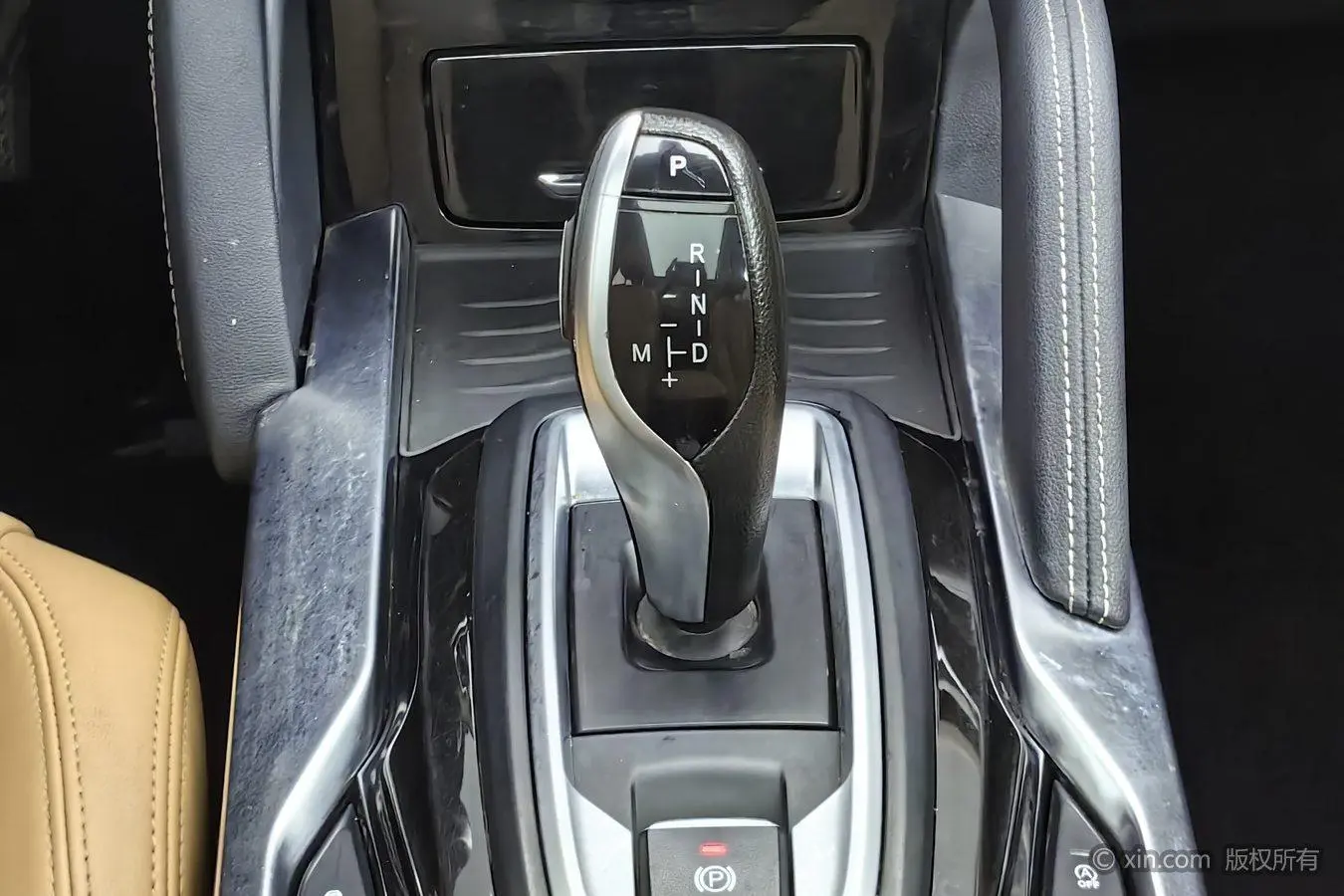 V7 2018 280T Auto Luxury 5 seat