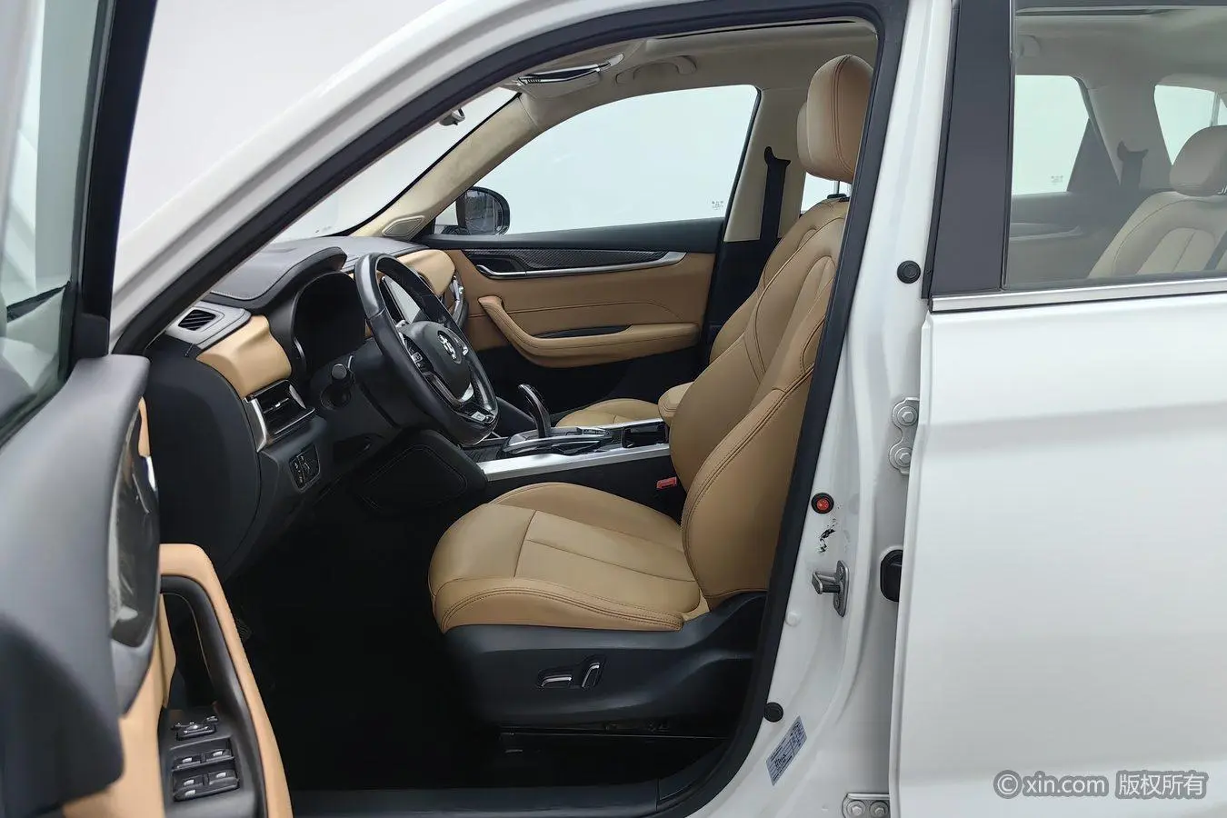 V7 2018 280T Auto Luxury 5 seat
