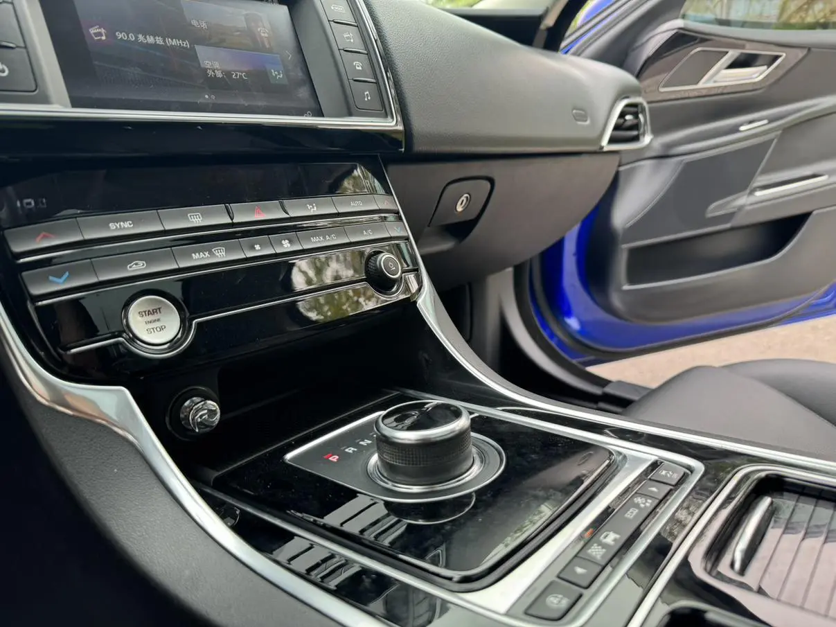 Jaguar XEL 2018 2.0T 200PS Elite