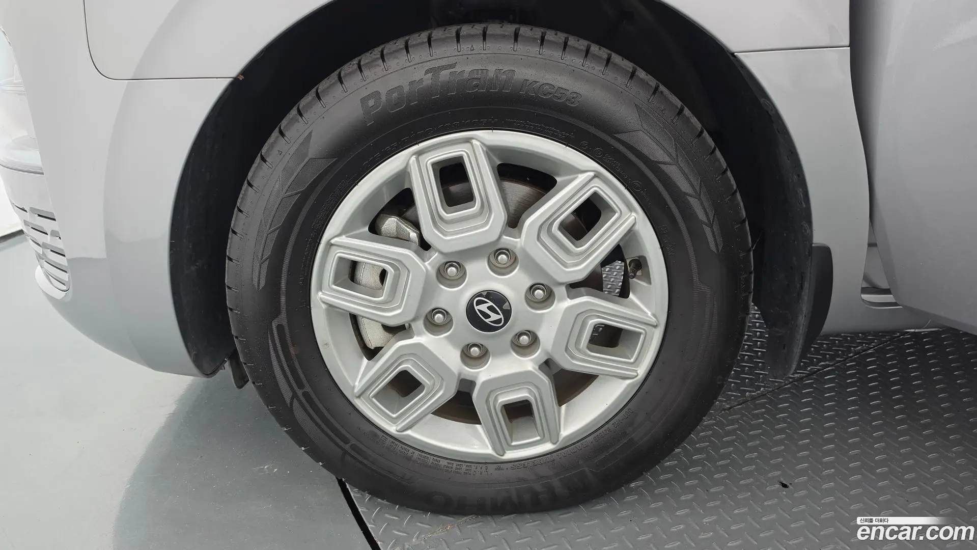 Hyundai Staria L3.5 Cargo 3-Seater