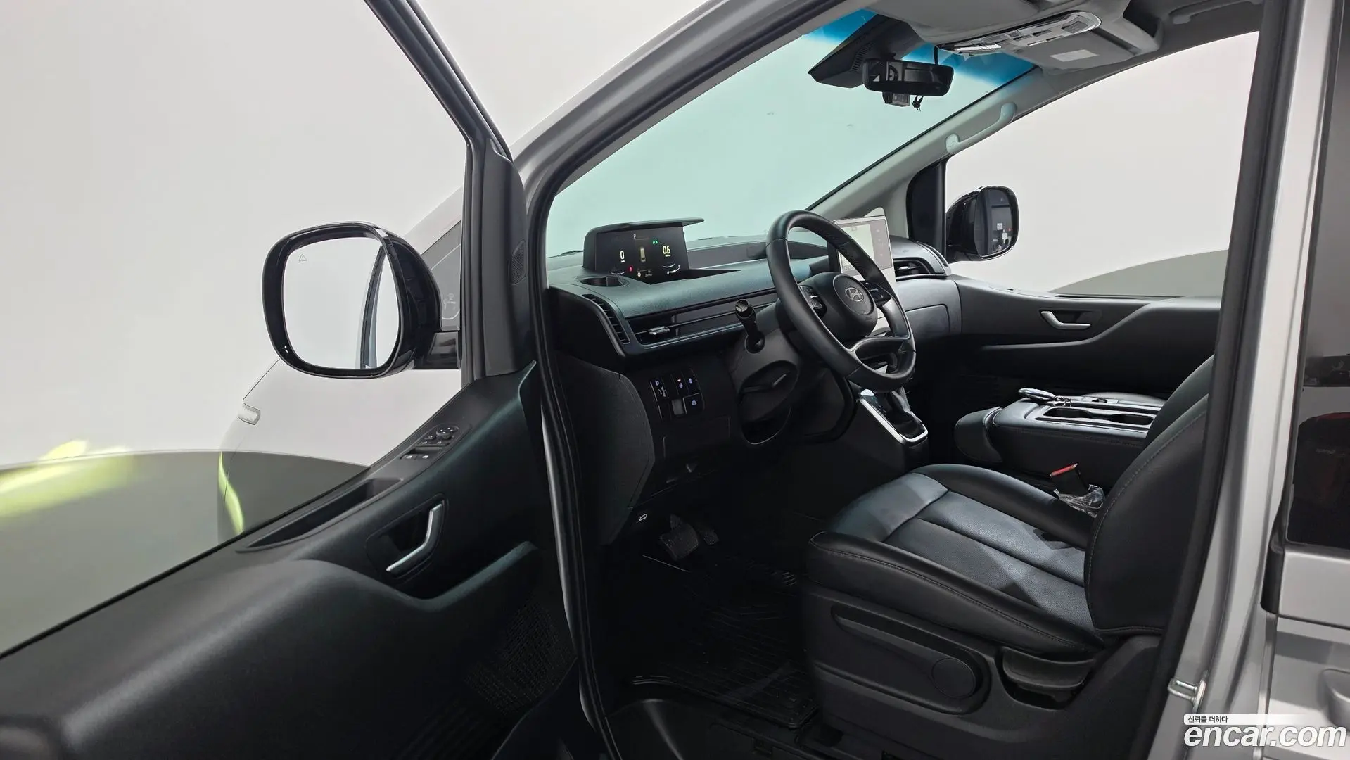 Hyundai Staria L3.5 Cargo 3-Seater