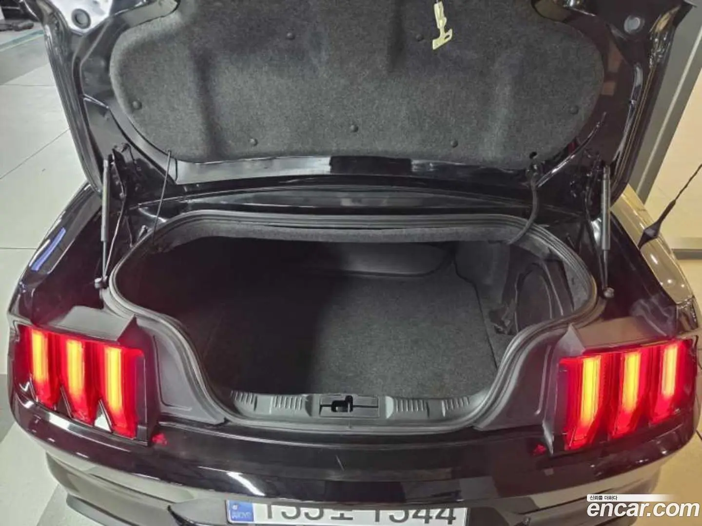 Ford Mustang Convertible