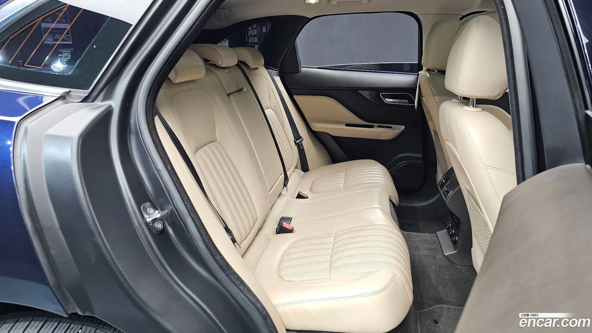 Jaguar F-PACE 20d Portfolio