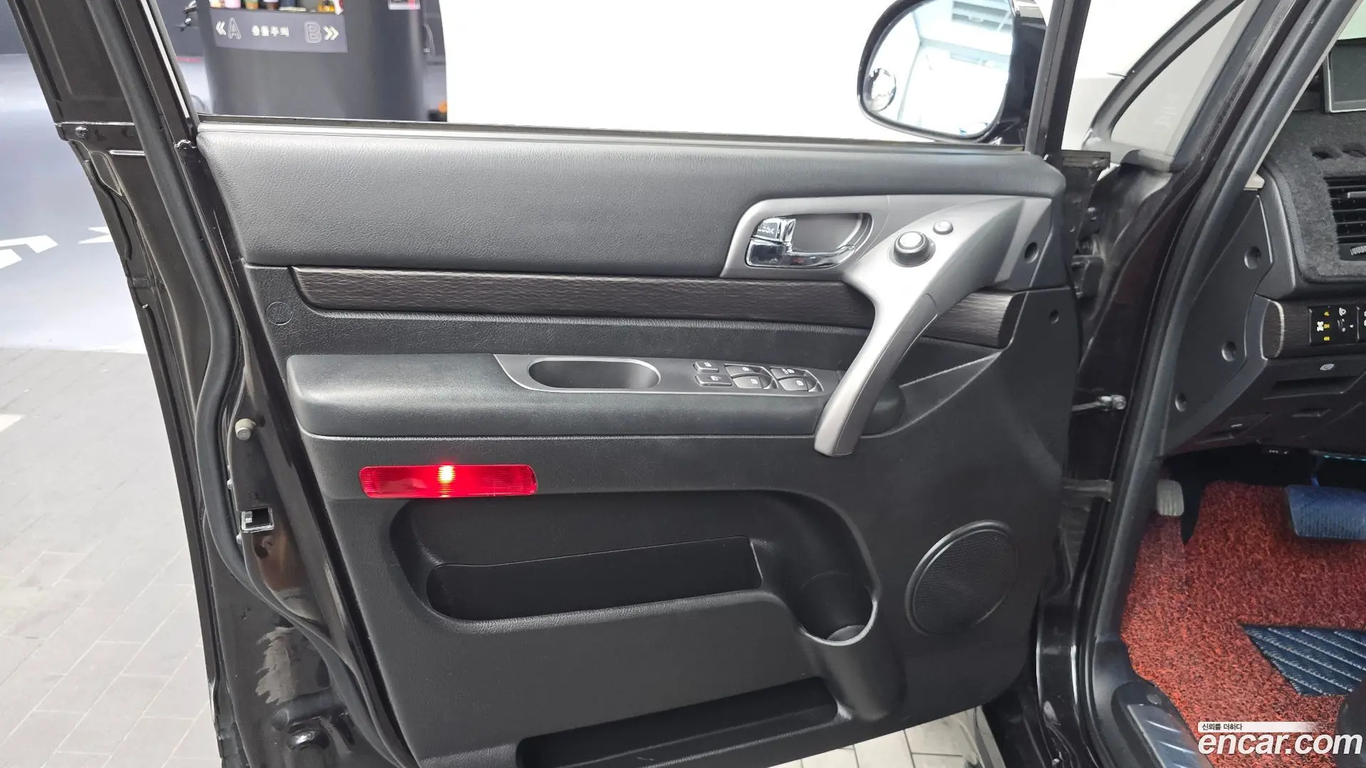 KG Mobility KORANDO 4WD Outdoor Edition 9-seater