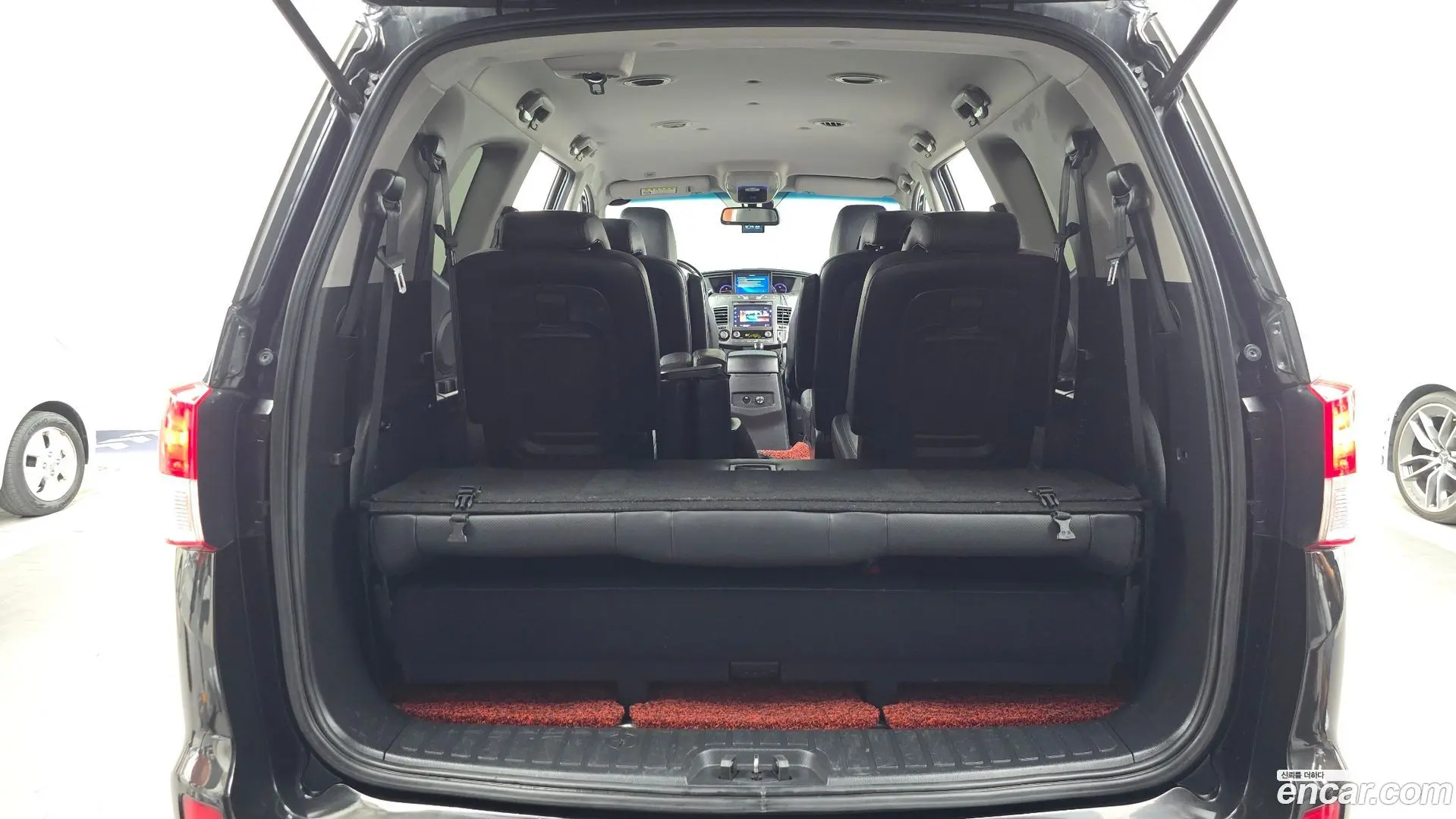 KG Mobility KORANDO 4WD Outdoor Edition 9-seater