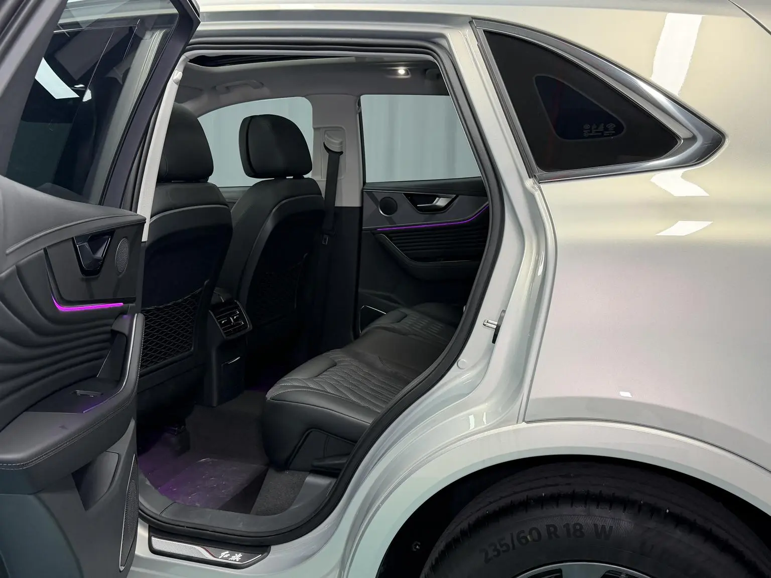 Hongqi HS5 2023 2.0T Pro