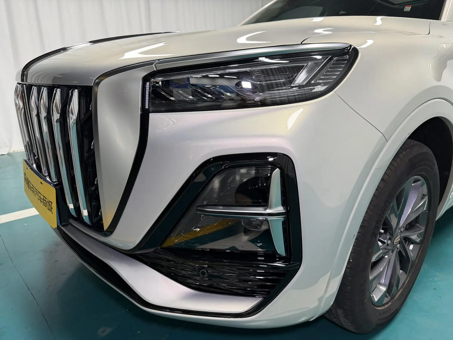 Hongqi HS5 2023 2.0T Pro