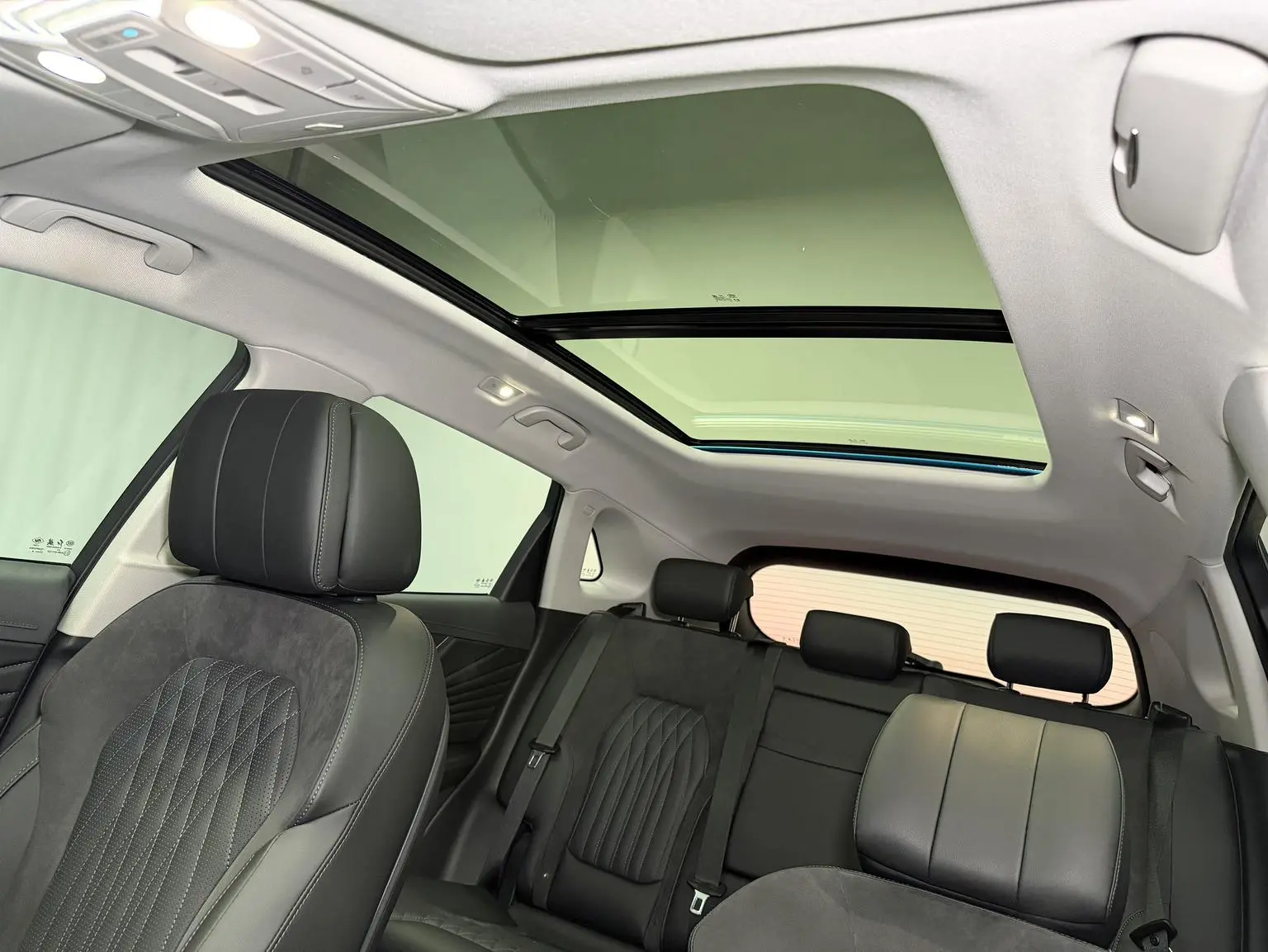 Hongqi HS5 2023 2.0T Pro