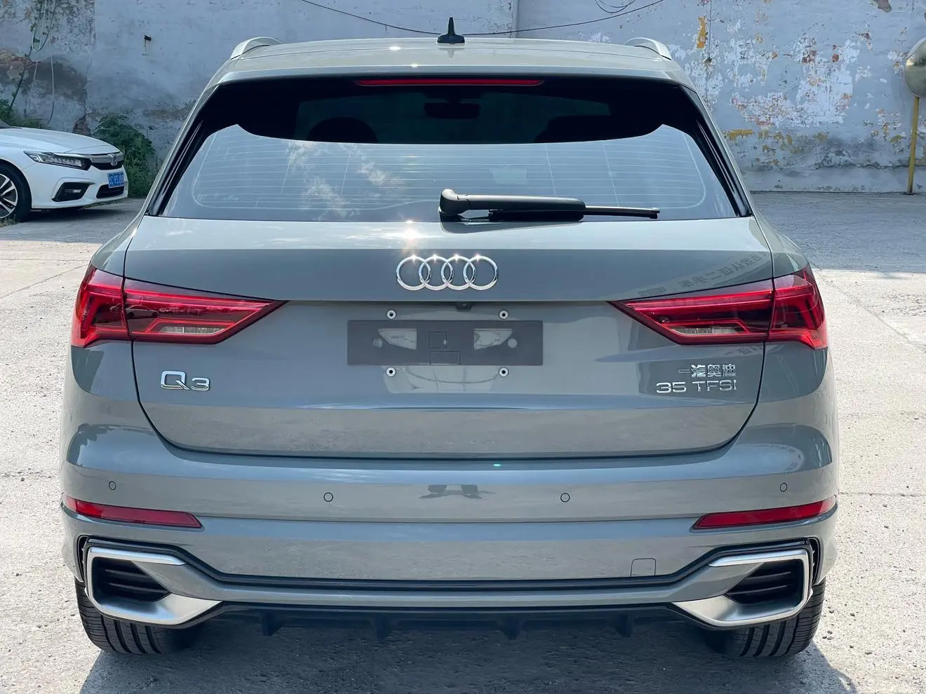 Audi Q3 2023 35 TFSI Dynamic Fashion (1.5T)