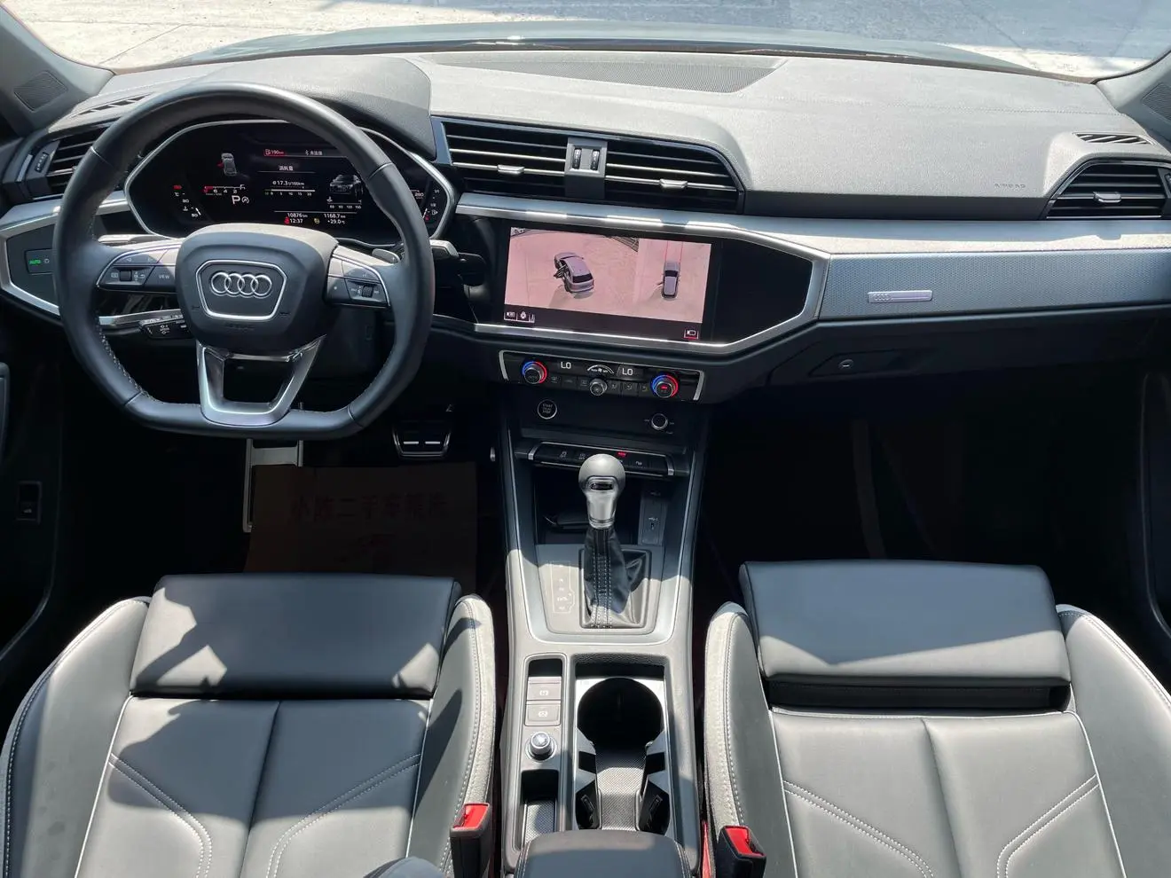 Audi Q3 2023 35 TFSI Dynamic Fashion (1.5T)