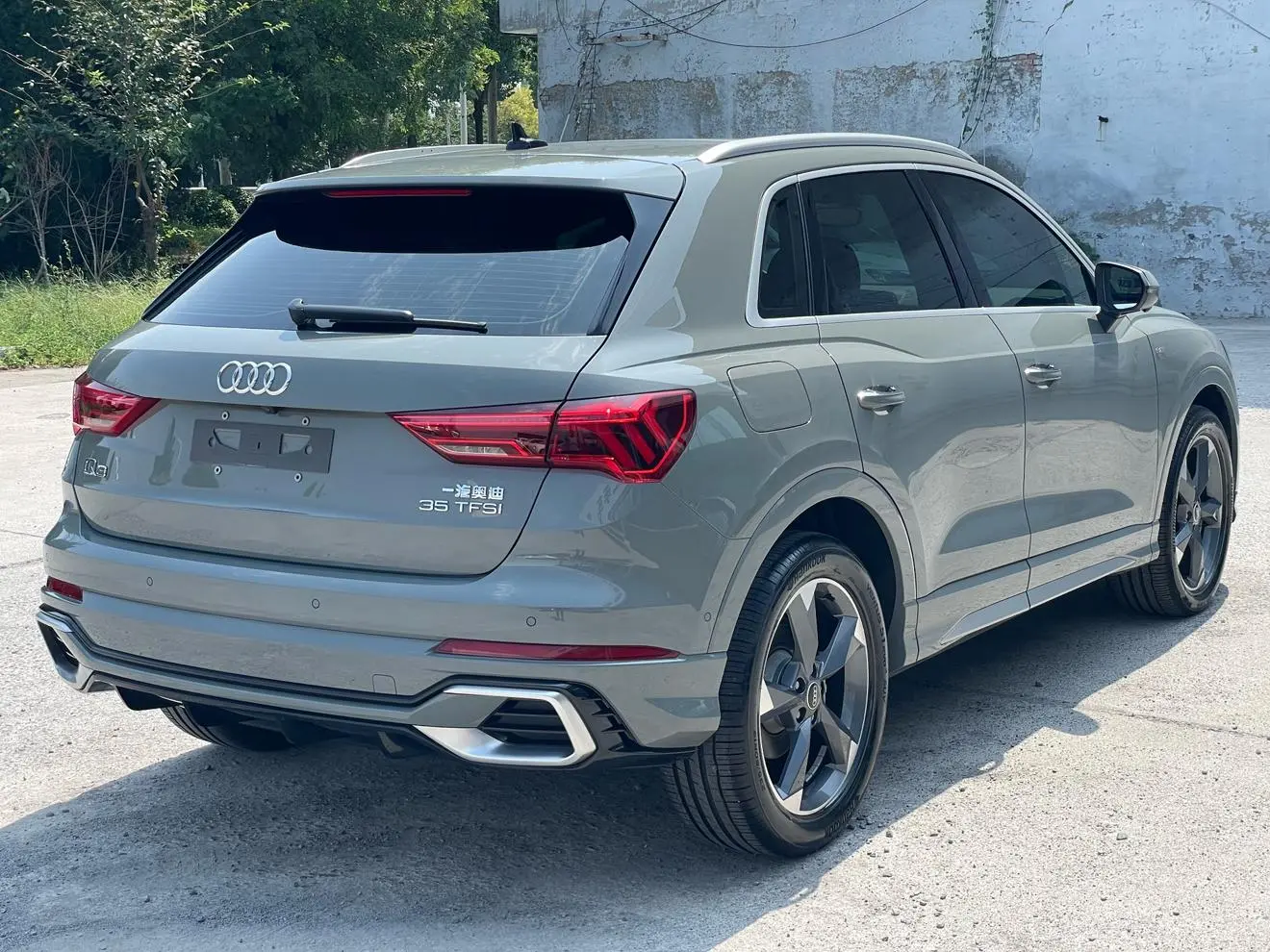 Audi Q3 2023 35 TFSI Dynamic Fashion (1.5T)