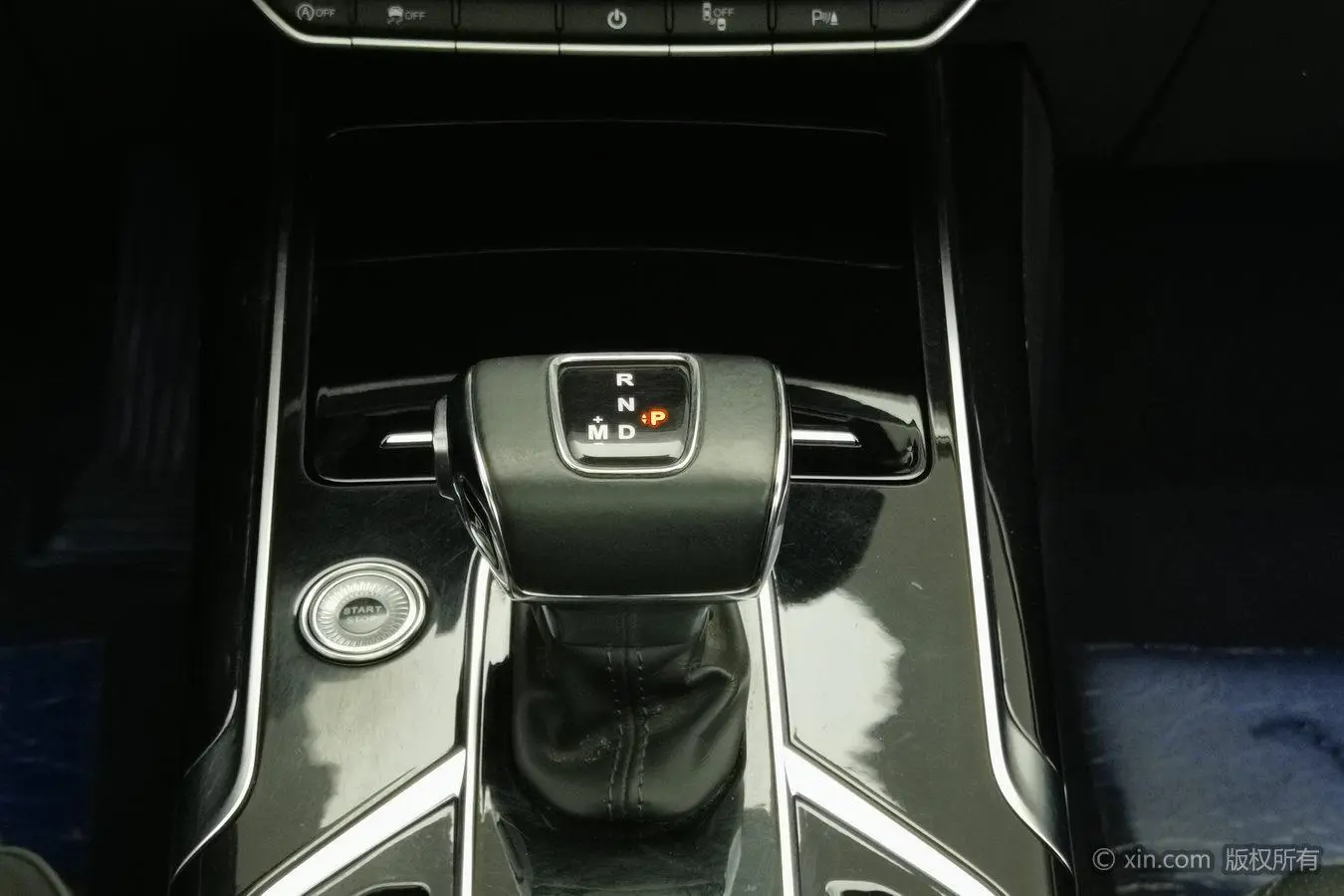 Hongqi HS5 2022 Facelift 2.0T Connected Flagship Enjoy 4WD
