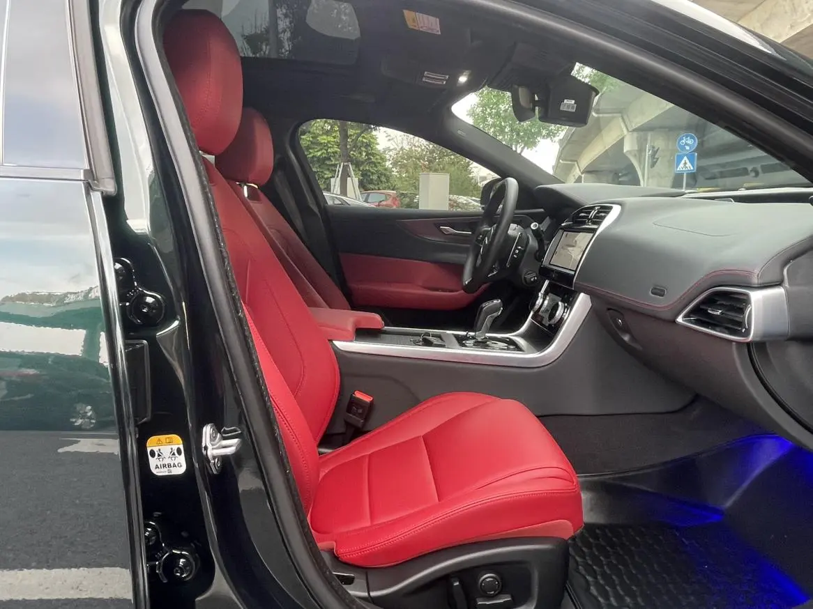Jaguar XEL 2023 2.0T 250PS R-DYNAMIC S Progressive Sport