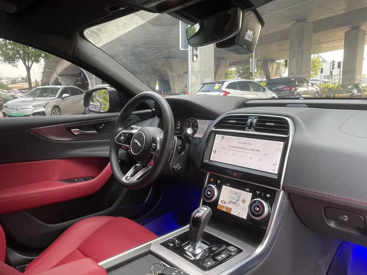 Jaguar XEL 2023 2.0T 250PS R-DYNAMIC S Progressive Sport
