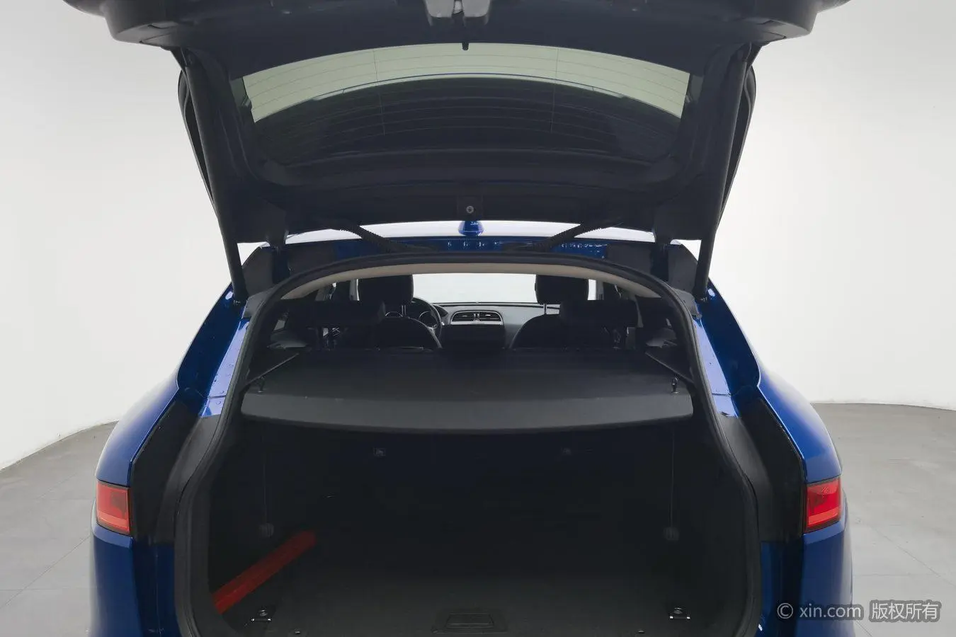 Jaguar F-PACE 2018 2.0T 4WD Premium Plus