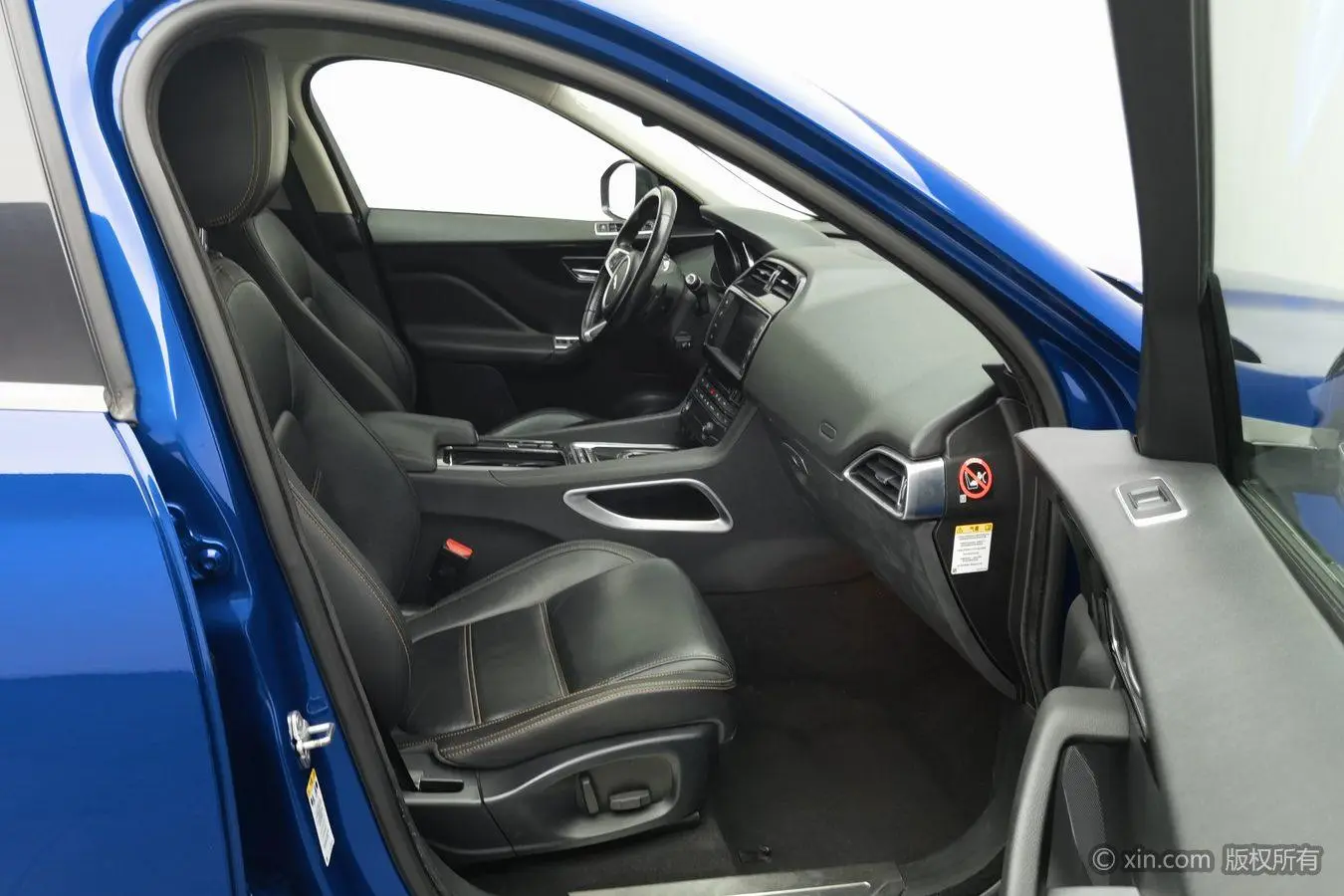 Jaguar F-PACE 2018 2.0T 4WD Premium Plus