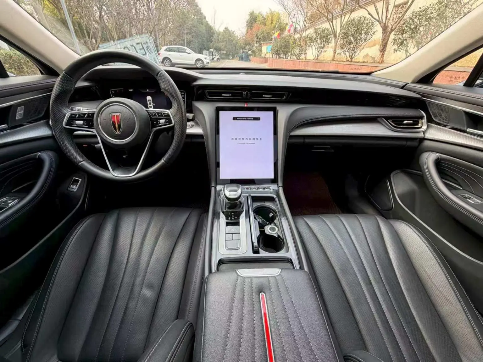 Hongqi H5 2023 1.5T DCT Smart Connected