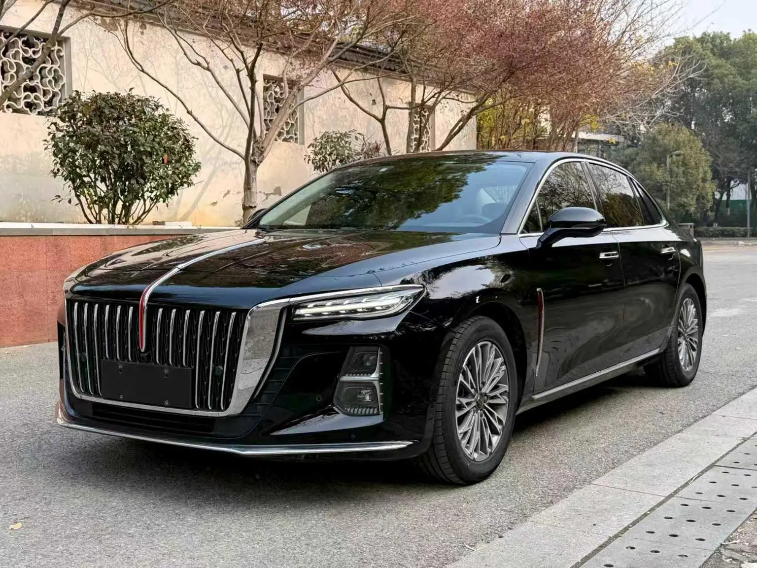 Hongqi H5 2023 1.5T DCT Smart Connected