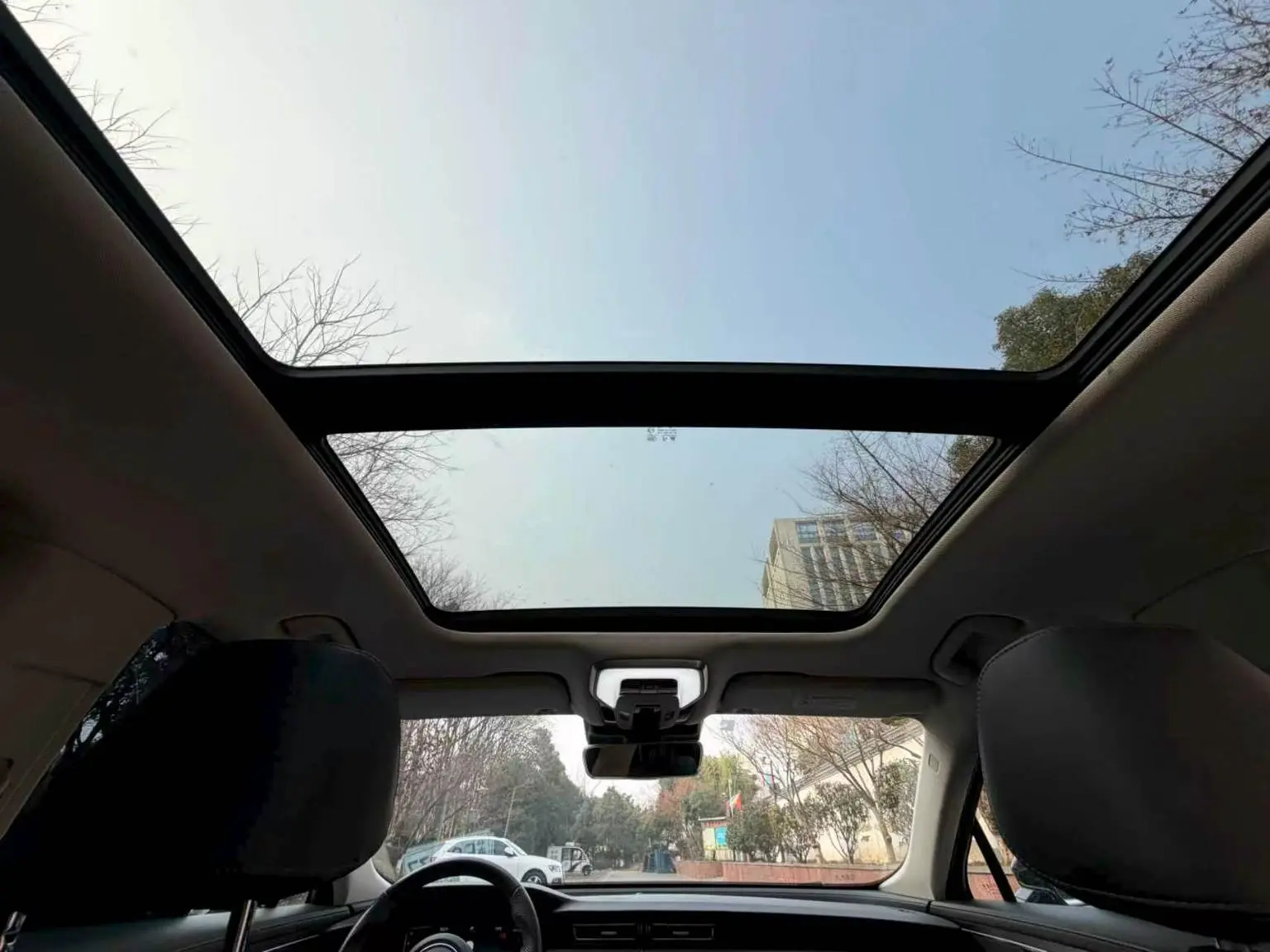 Hongqi H5 2023 1.5T DCT Smart Connected
