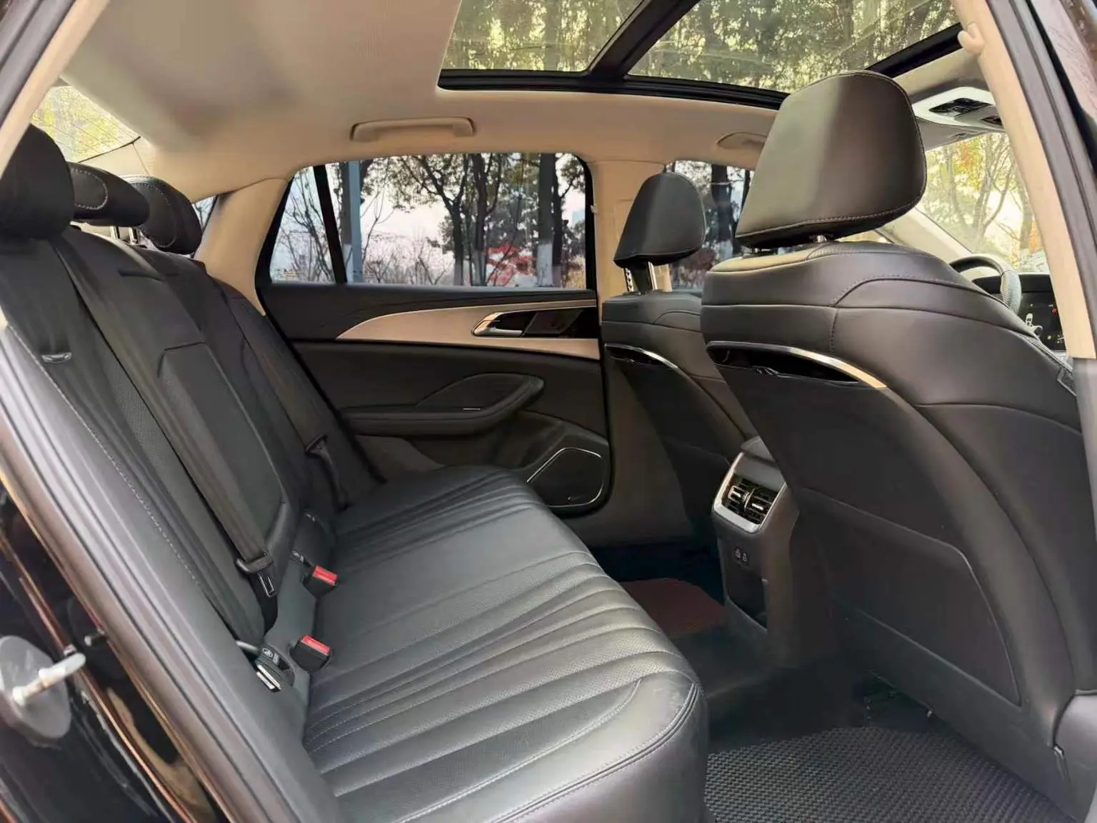 Hongqi H5 2023 1.5T DCT Smart Connected