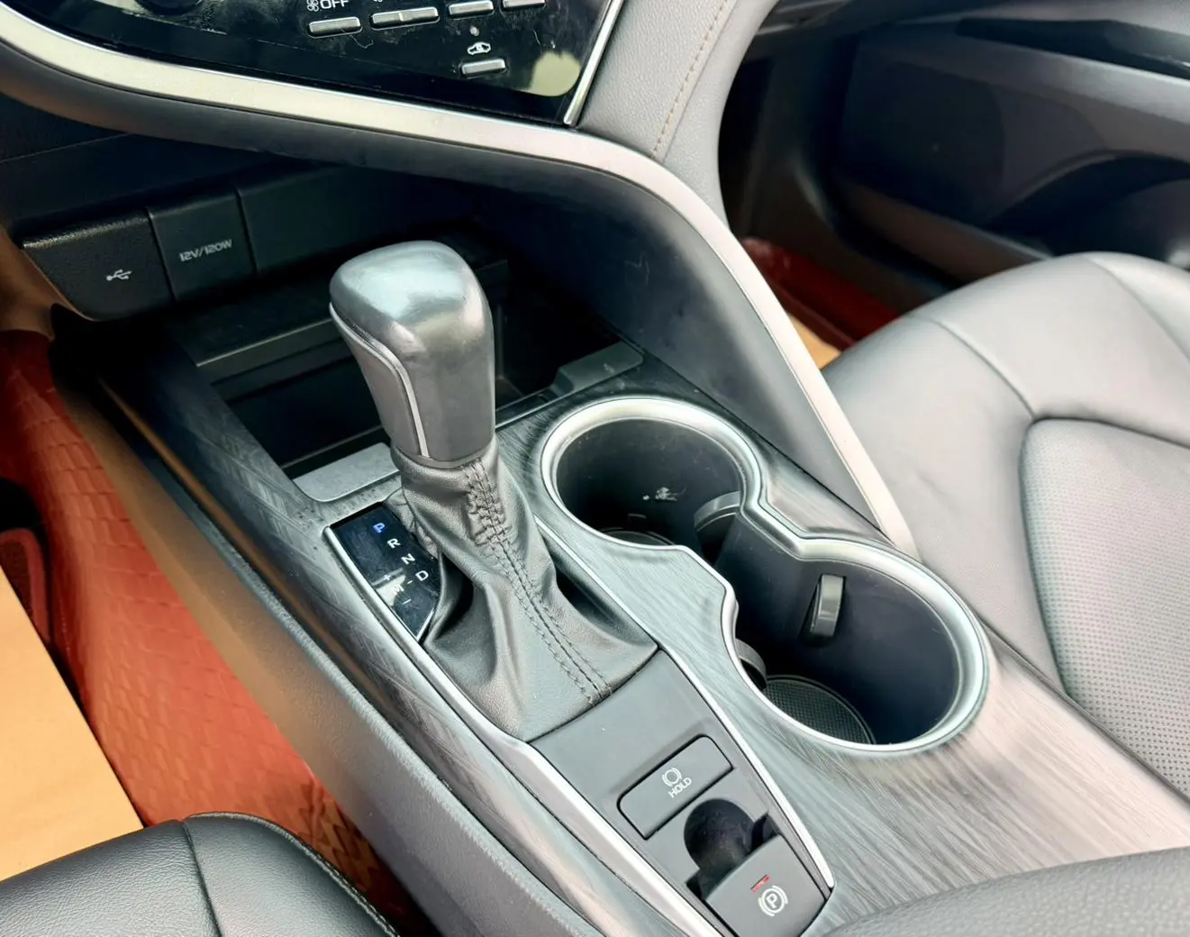 Toyota Camry 2023 2.0G Luxury