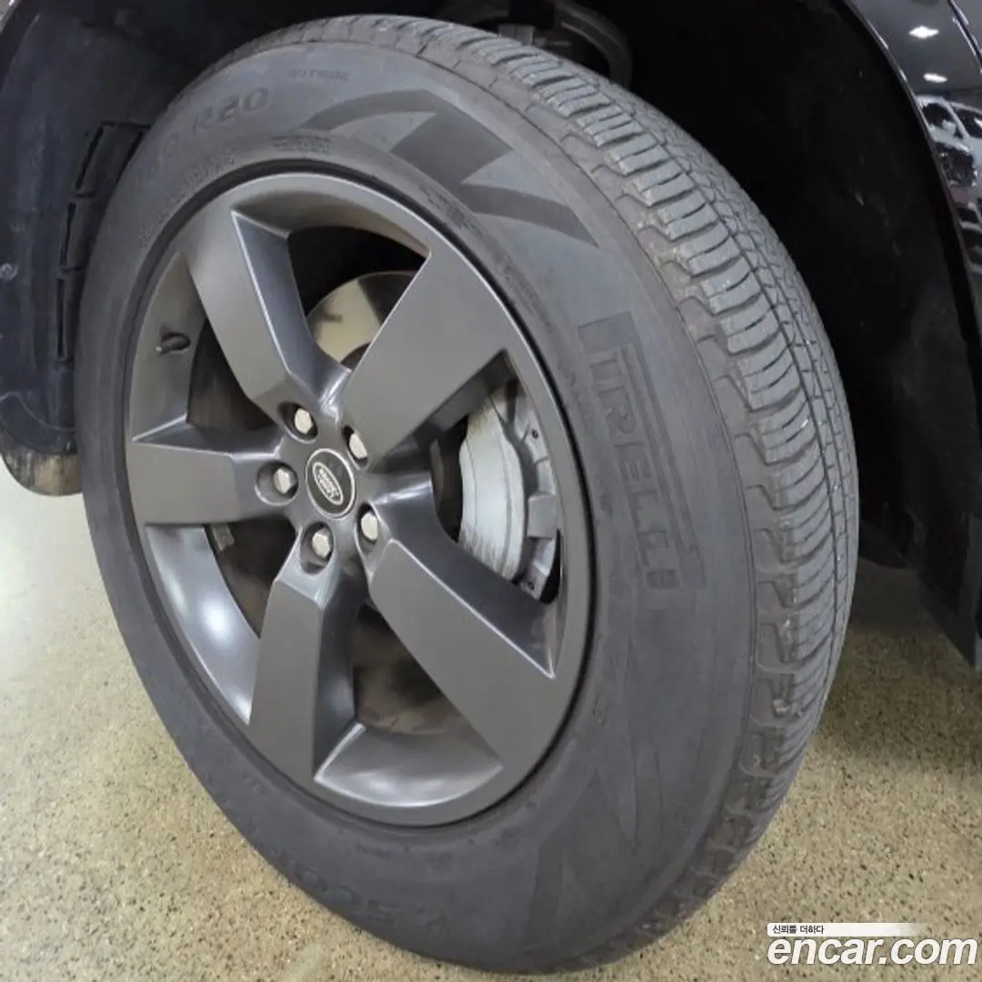 Land Rover Defender 130 D300 X-Dynamic HSE