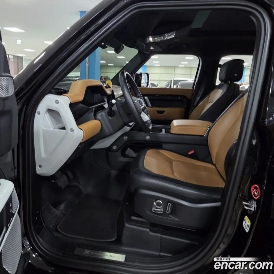 Land Rover Defender 130 D300 X-Dynamic HSE