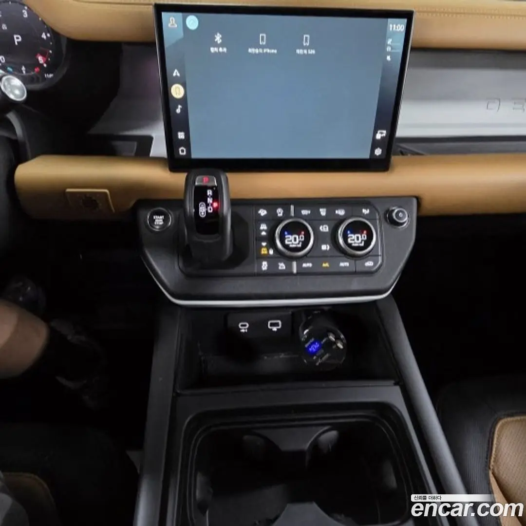 Land Rover Defender 130 D300 X-Dynamic HSE