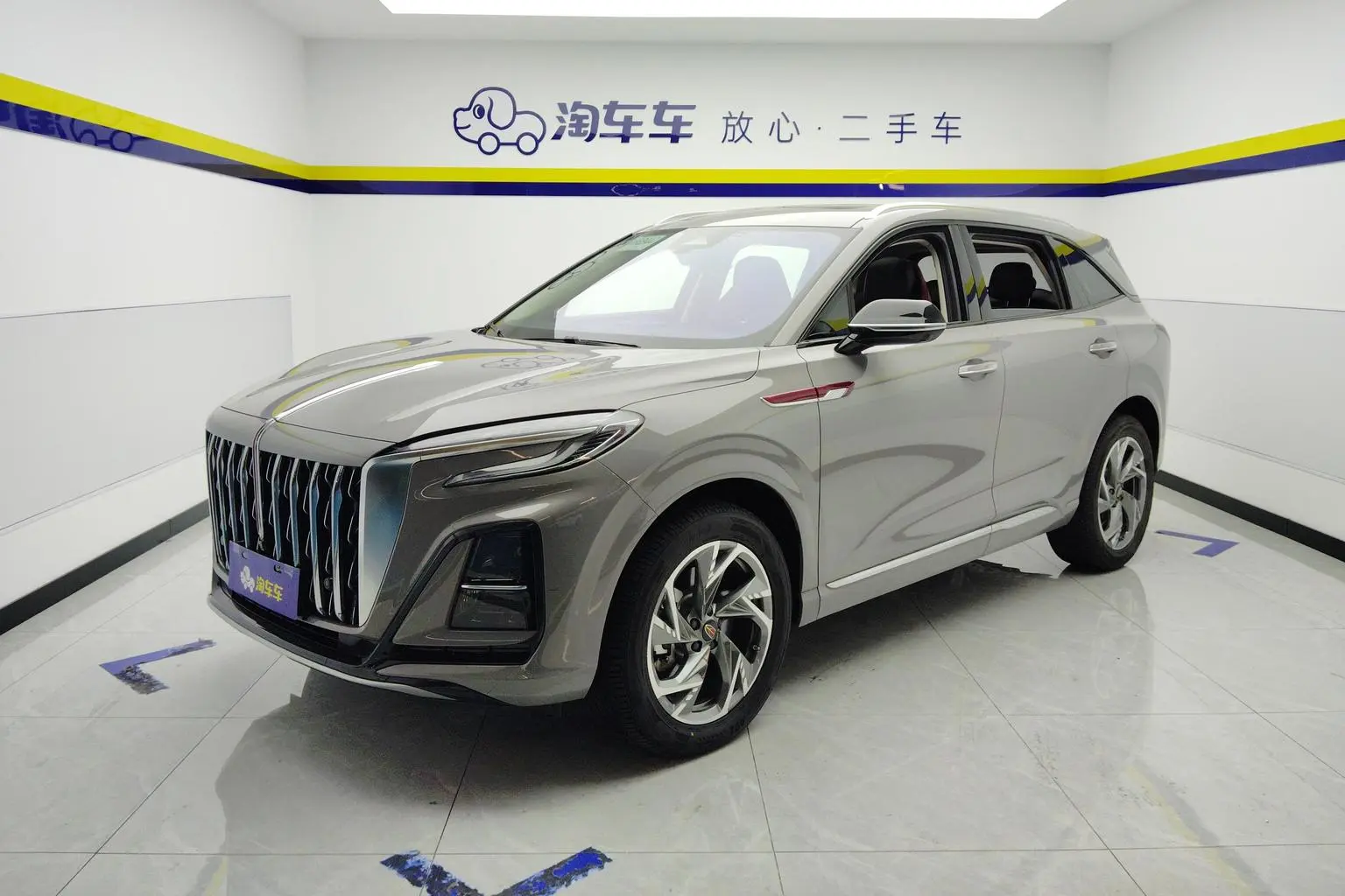 Hongqi HS3 2023 2.0T