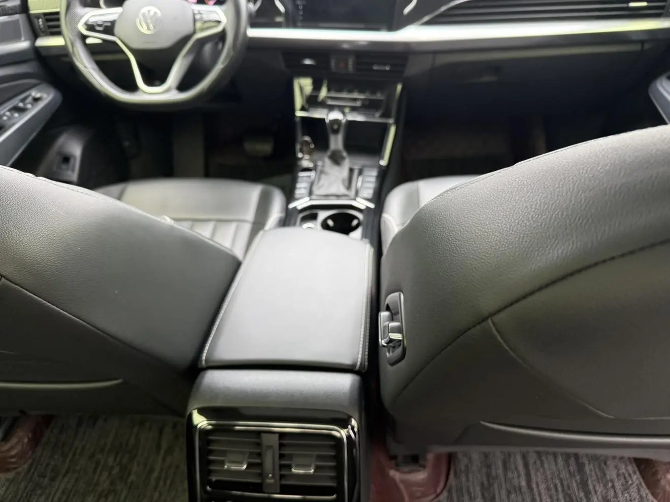 Volkswagen Passat 2023 330TSI Elite