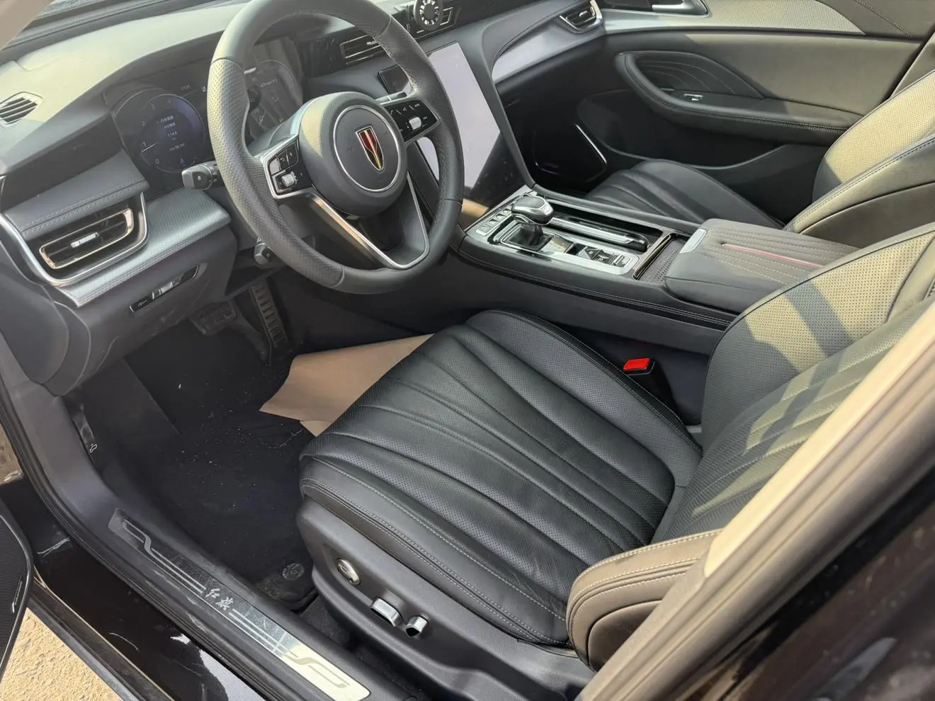 Hongqi H5 2023 2.0T Auto Connected Flagship Enjoy