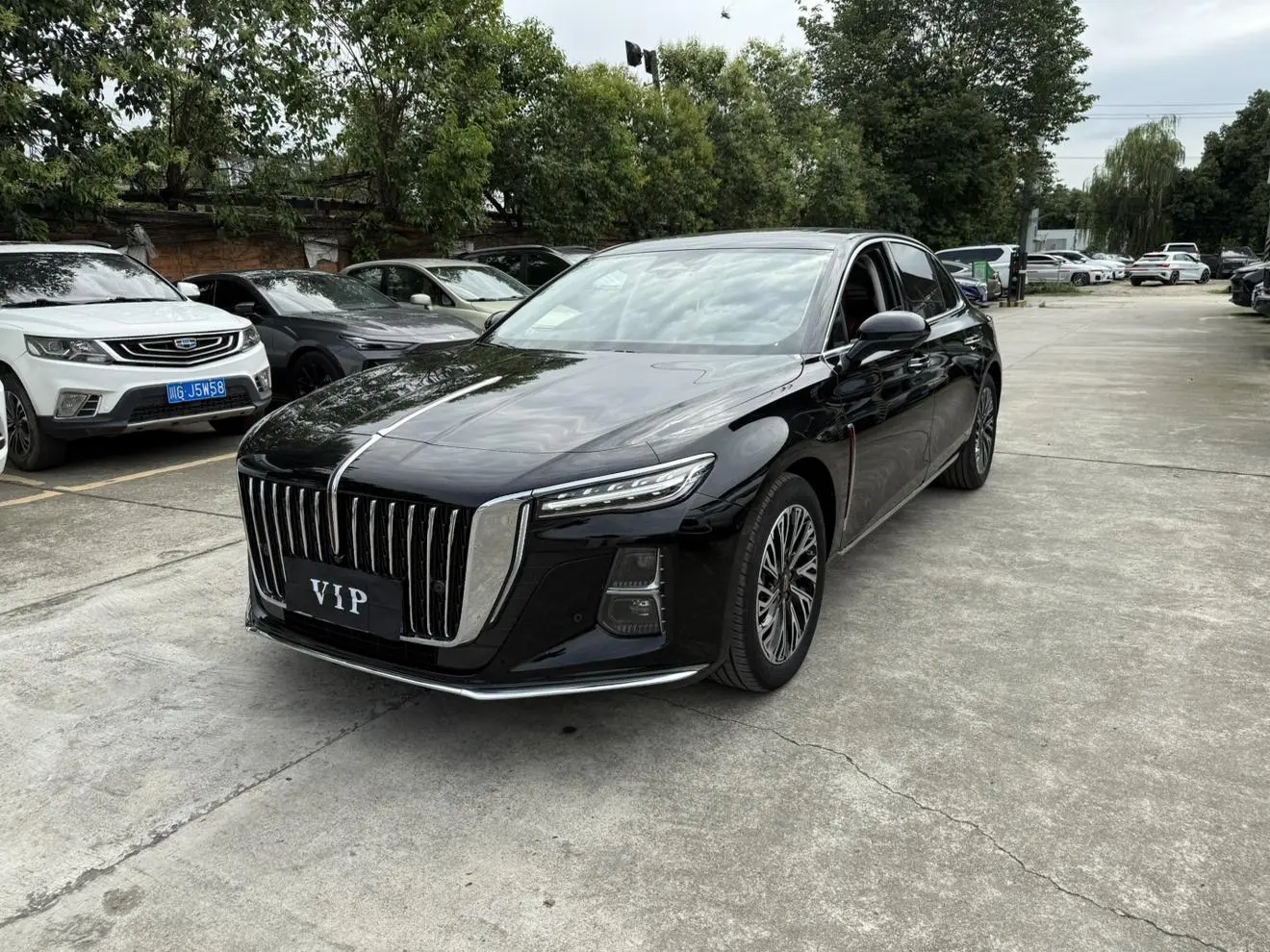 Hongqi H5 2023 2.0T Auto Connected Flagship Enjoy