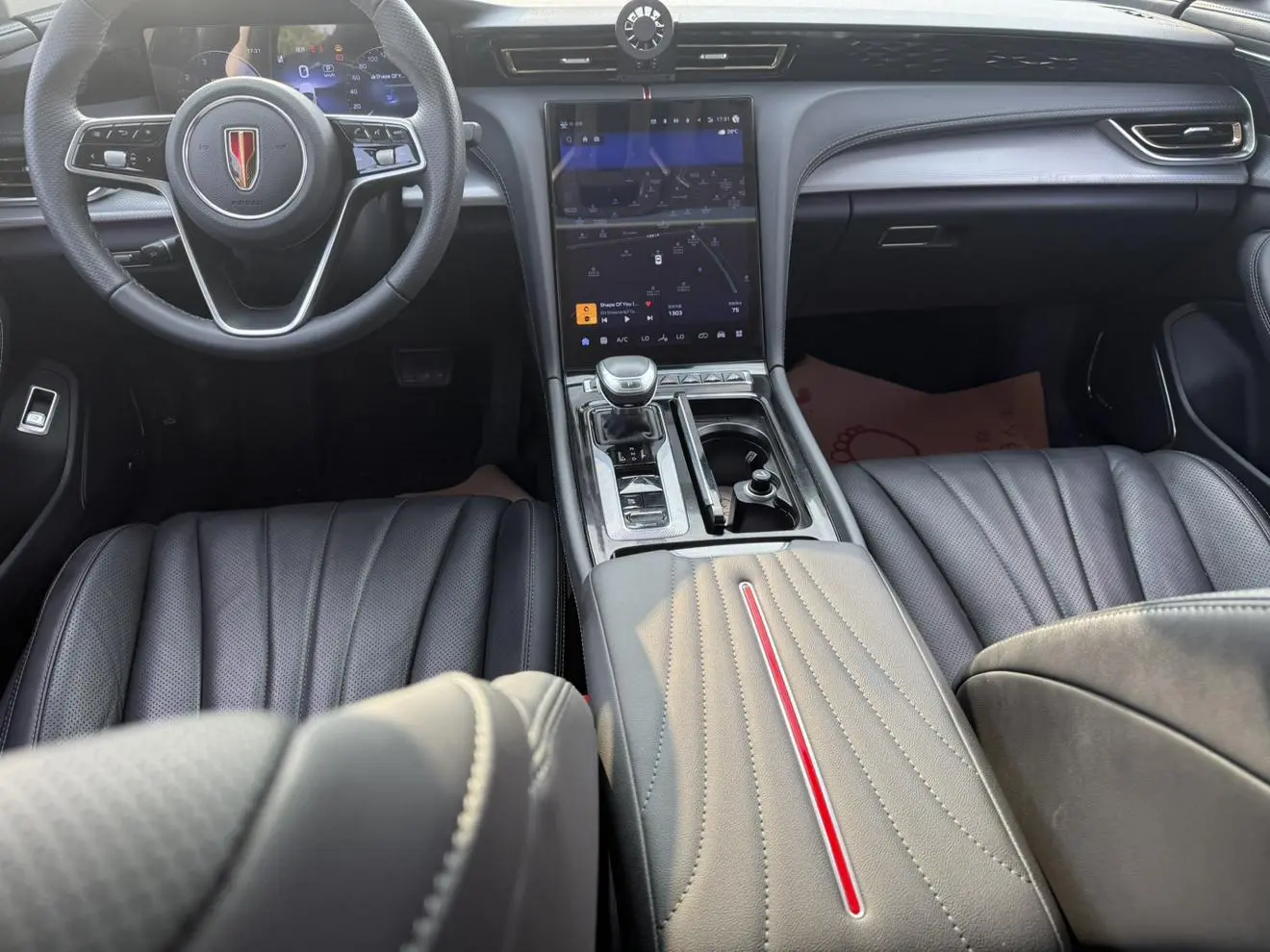 Hongqi H5 2023 2.0T Auto Connected Flagship Enjoy