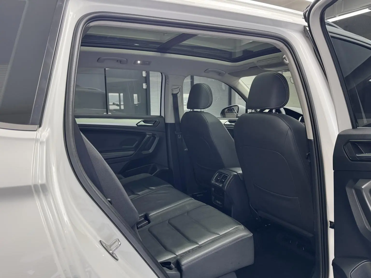Volkswagen Tiguan L 2019 380TSI Auto 4WD Smart Dynamic Luxury China VI