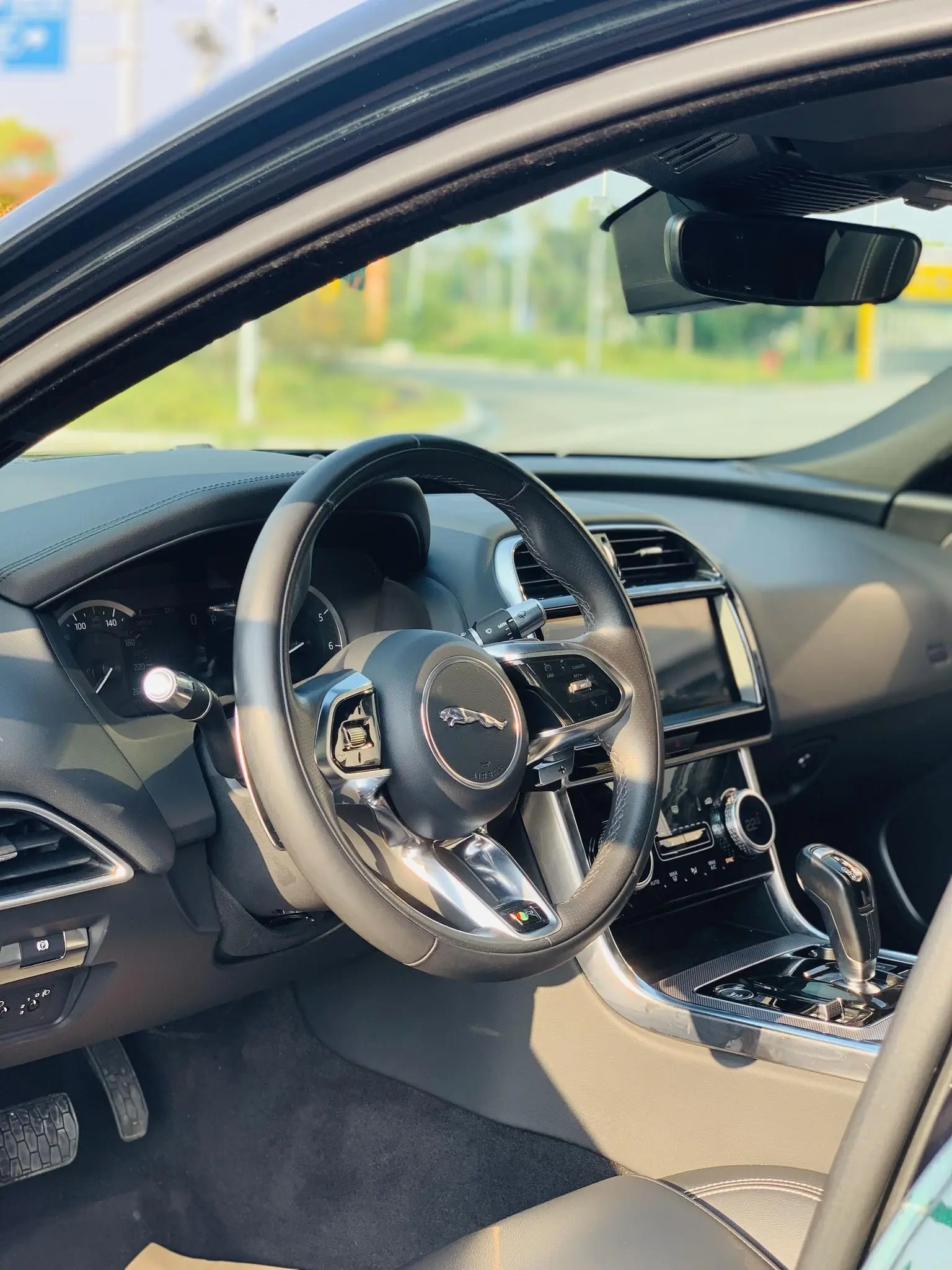 Jaguar XEL 2022 2.0T 200PS R-DYNAMIC Sport