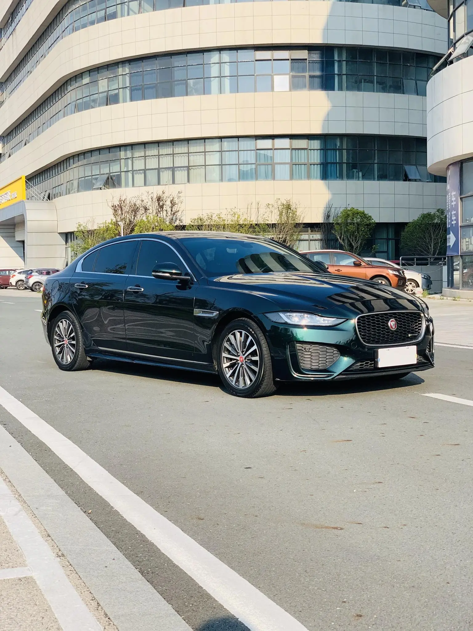 Jaguar XEL 2022 2.0T 200PS R-DYNAMIC Sport