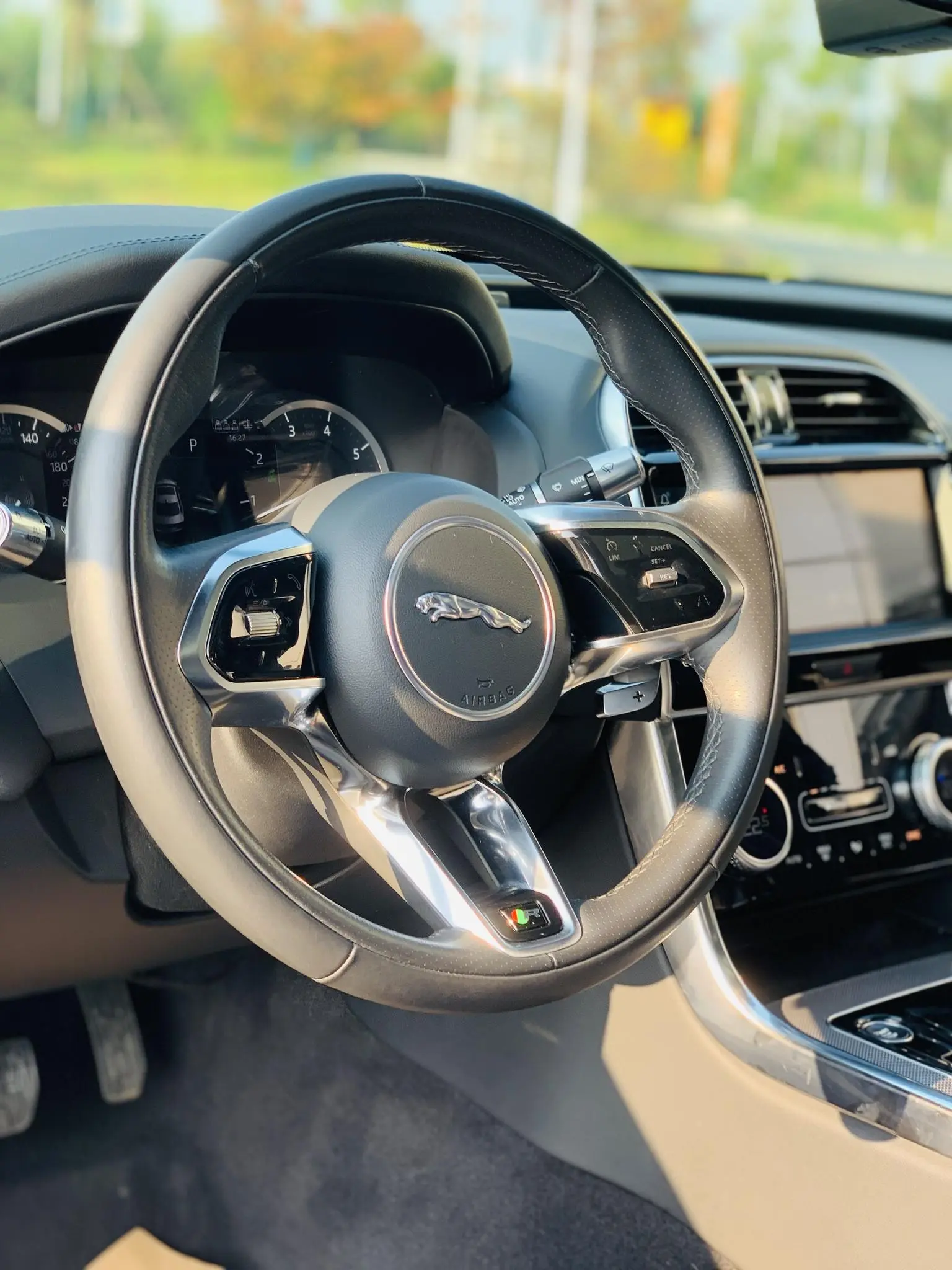 Jaguar XEL 2022 2.0T 200PS R-DYNAMIC Sport