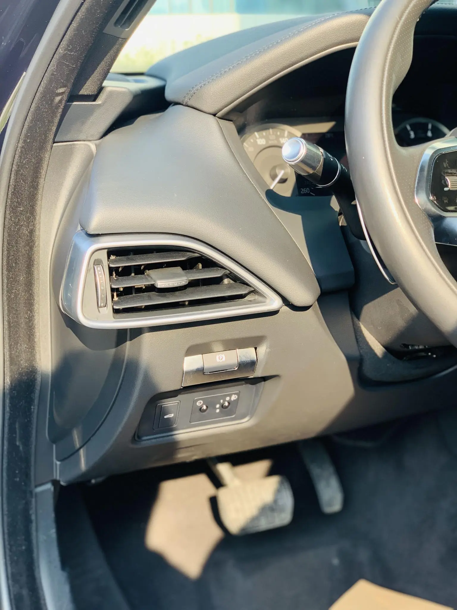 Jaguar XEL 2022 2.0T 200PS R-DYNAMIC Sport