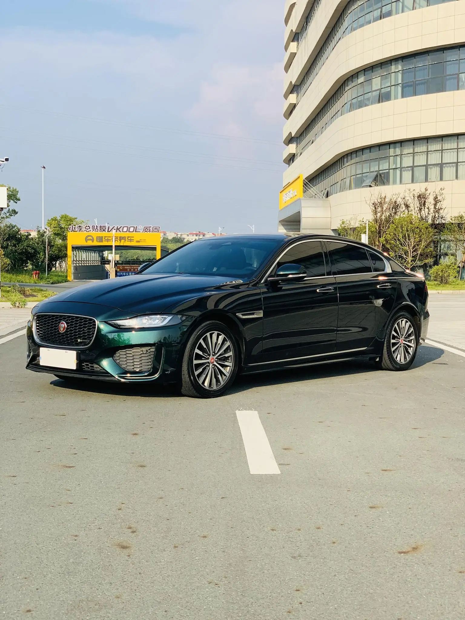 Jaguar XEL 2022 2.0T 200PS R-DYNAMIC Sport