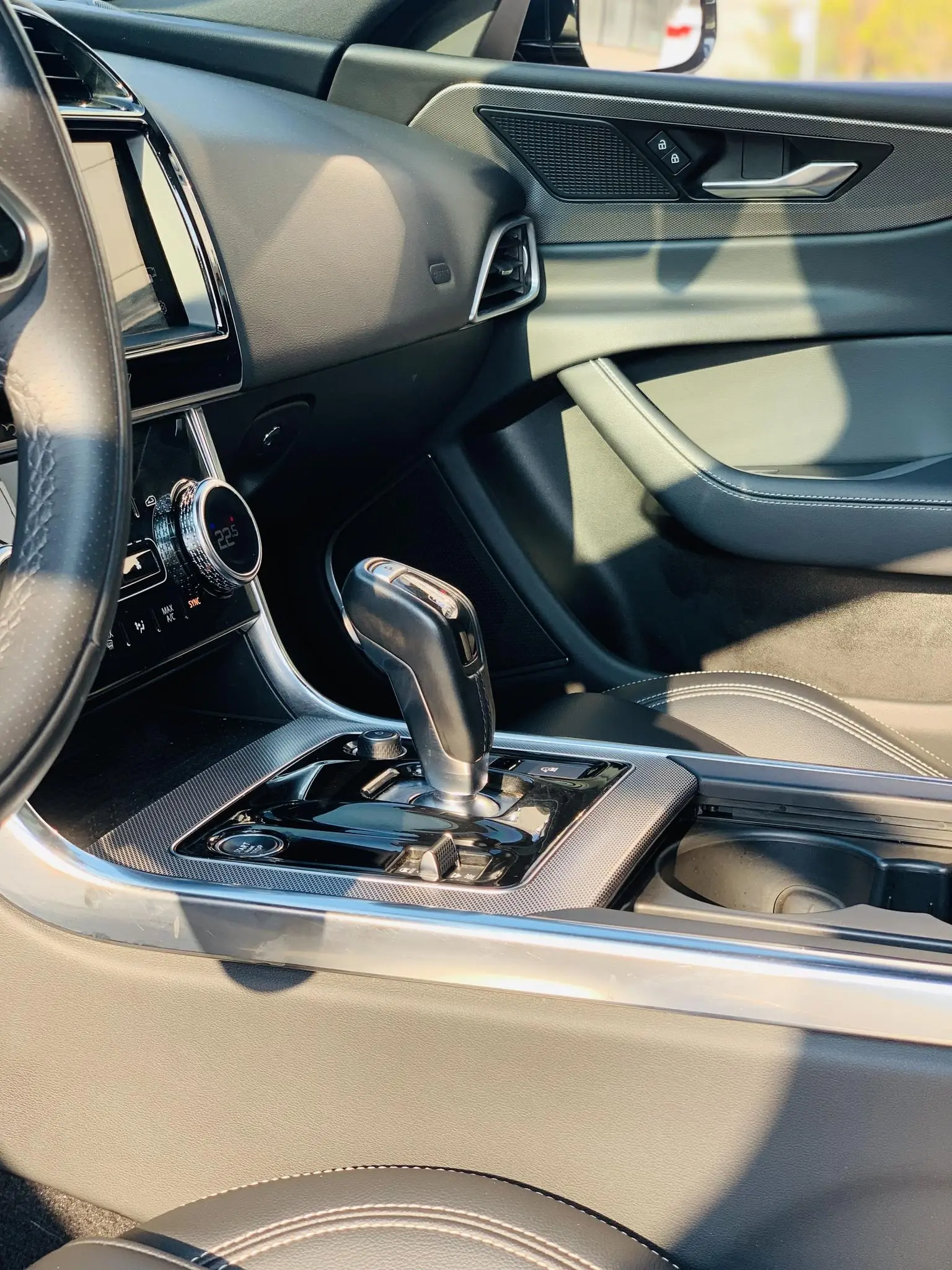 Jaguar XEL 2022 2.0T 200PS R-DYNAMIC Sport
