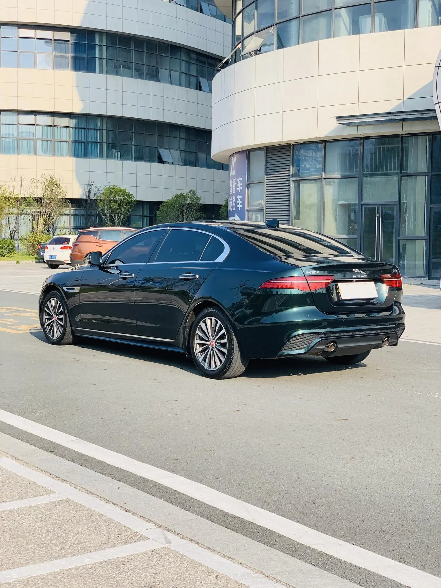 Jaguar XEL 2022 2.0T 200PS R-DYNAMIC Sport