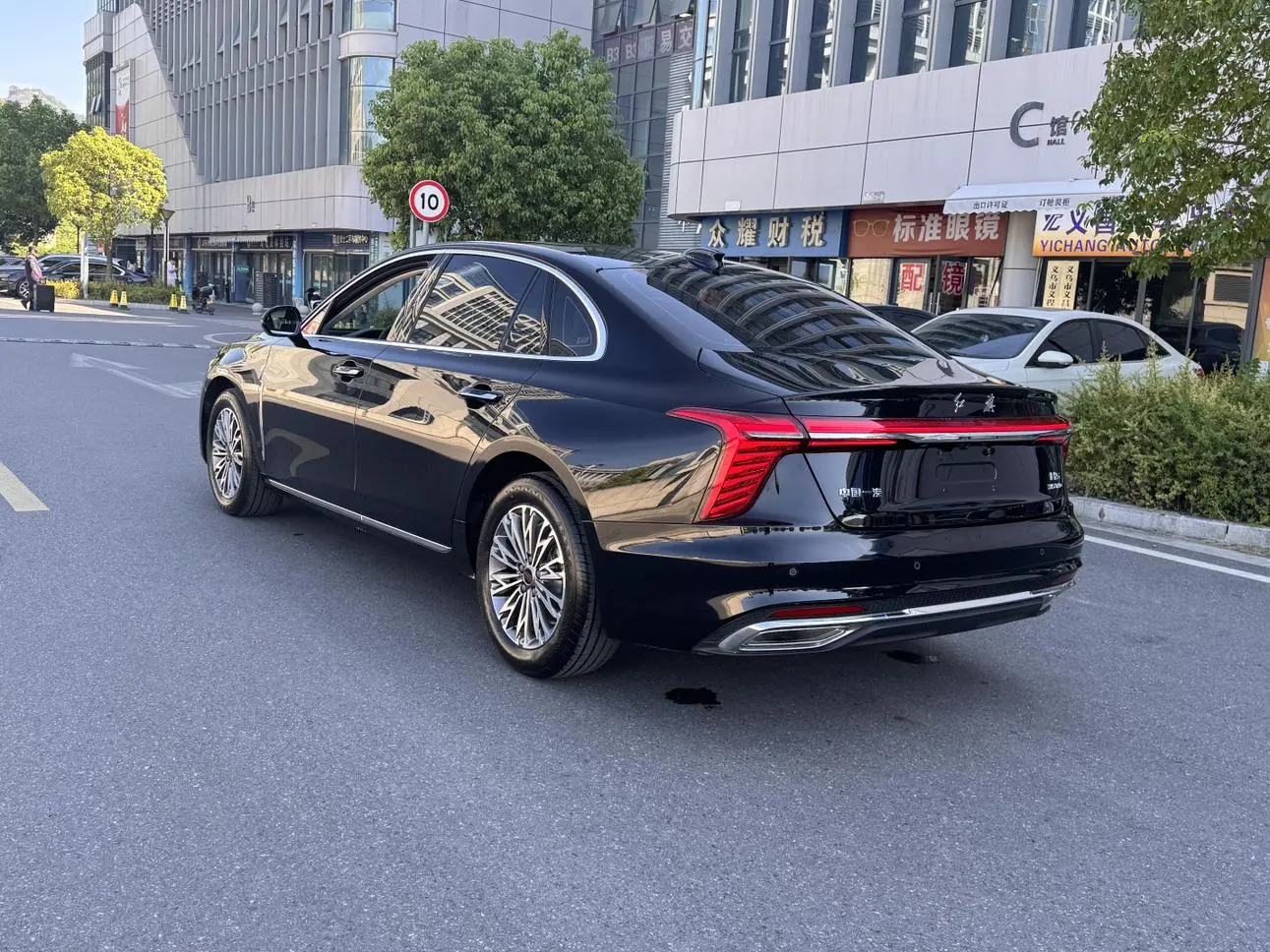 Hongqi H5 2025 1.5T DCT